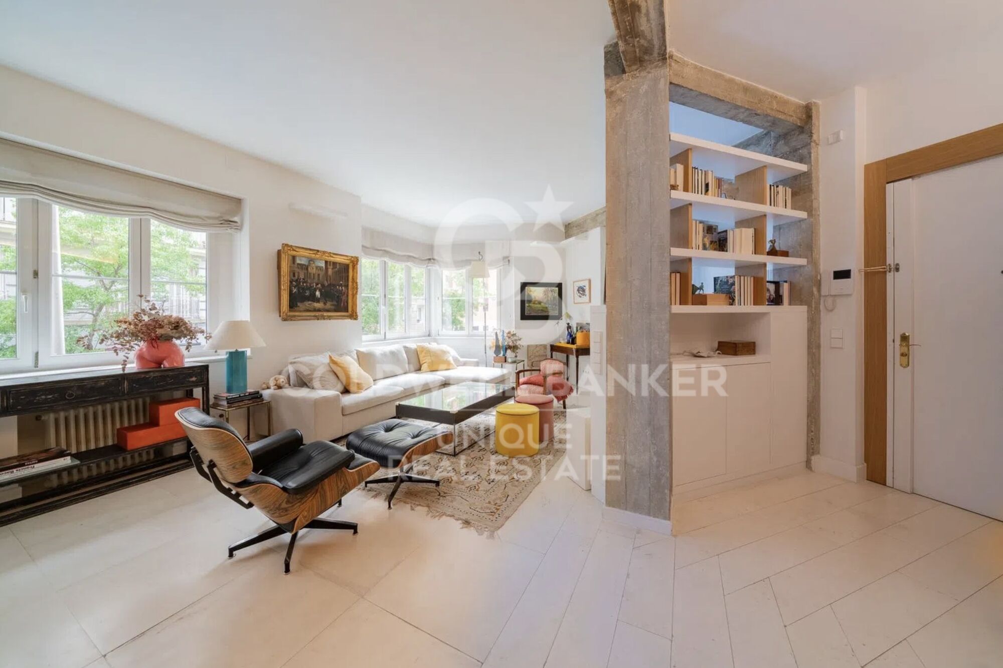 Außenliegende Wohnung mit Abstellraum und Garage in Chamberí, Madrid