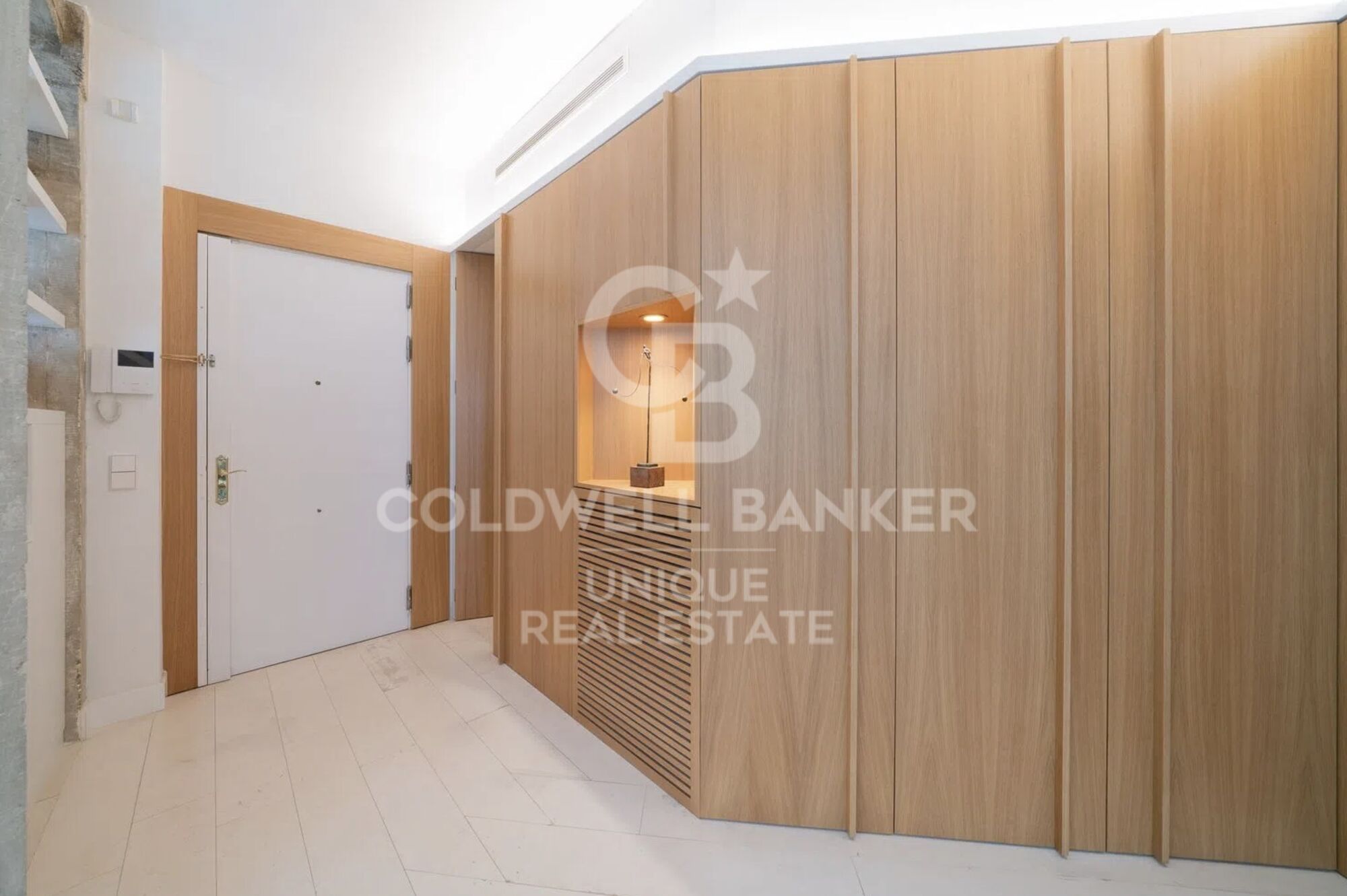 Außenliegende Wohnung mit Abstellraum und Garage in Chamberí, Madrid