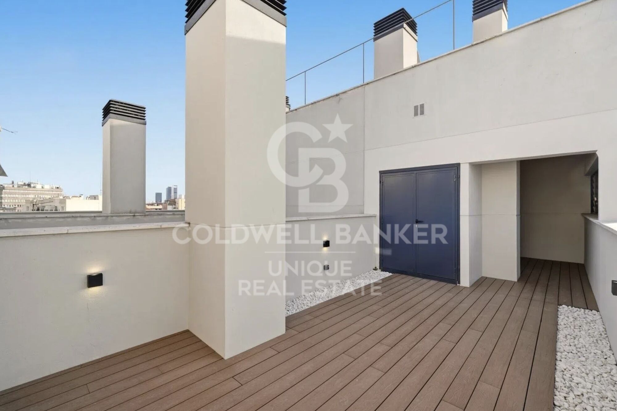 Renoviertes Penthouse mit Terrasse, Garage und Abstellraum in Chamberí, Madrid