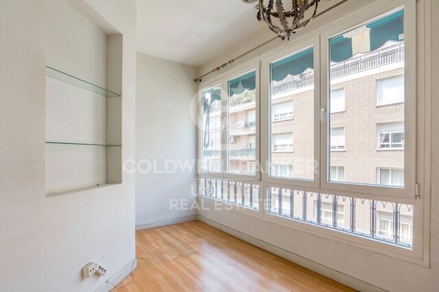 Piso exterior a reformar en Recoletos, Madrid