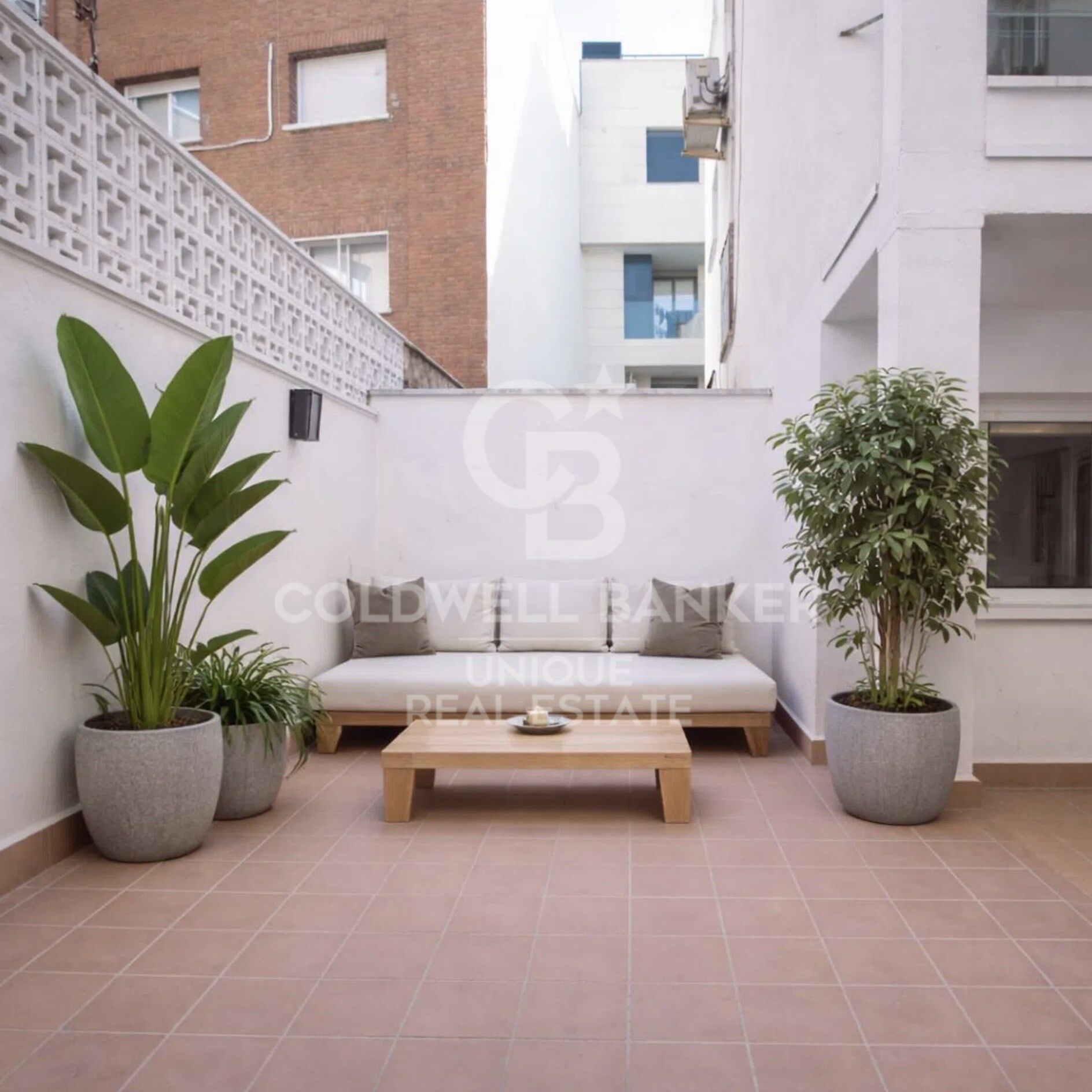 Renovierte Außenwohnung mit Terrasse in El Viso, Madrid