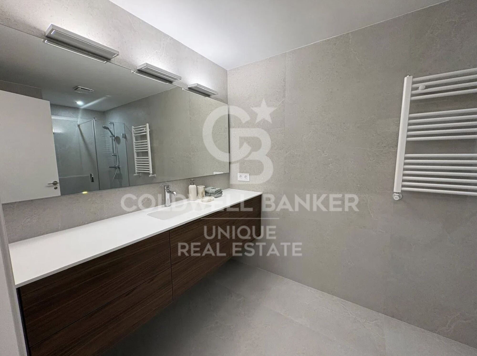 Appartement extérieur rénové avec terrasse à El Viso, Madrid