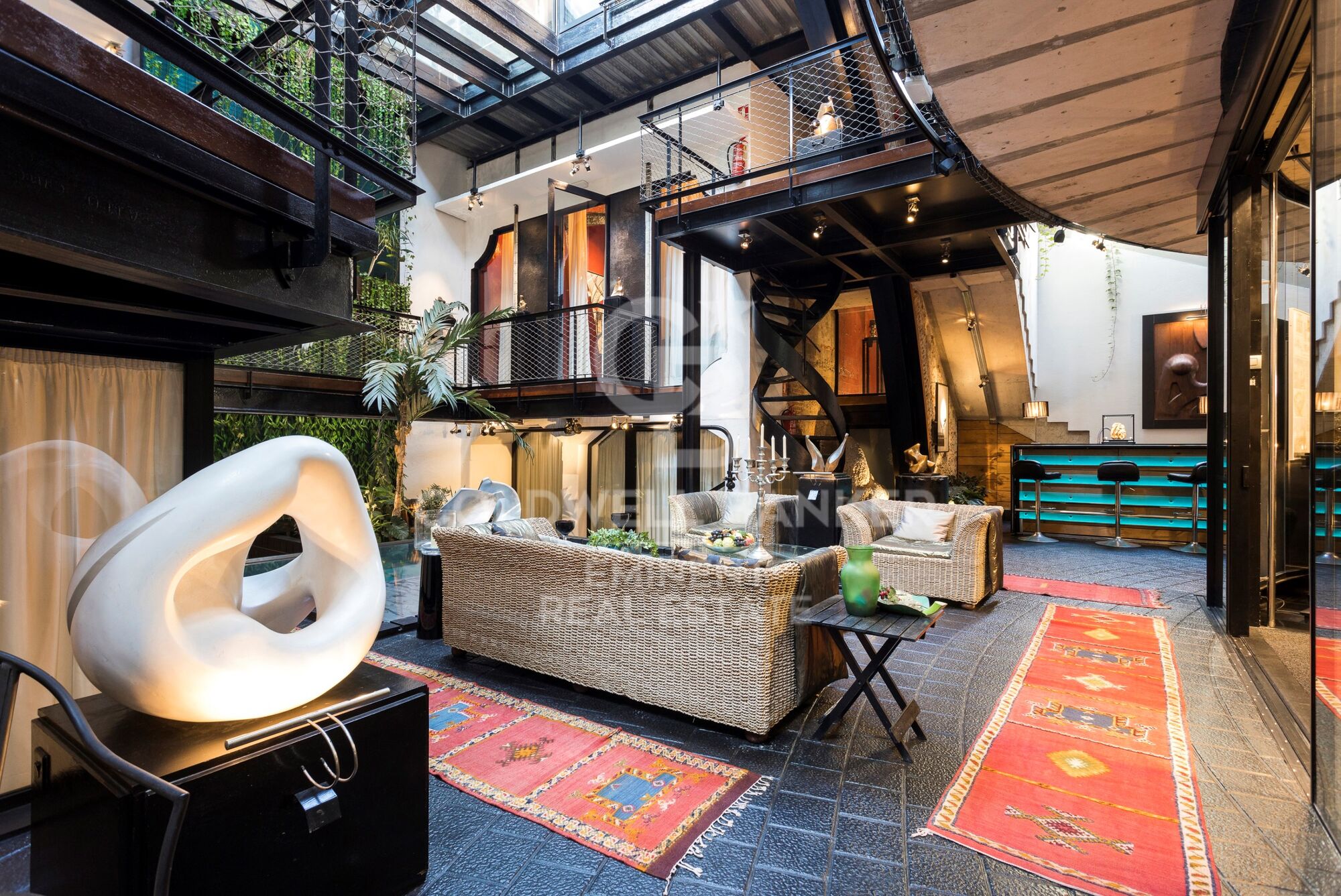 Maison design à Poblenou avec piscine