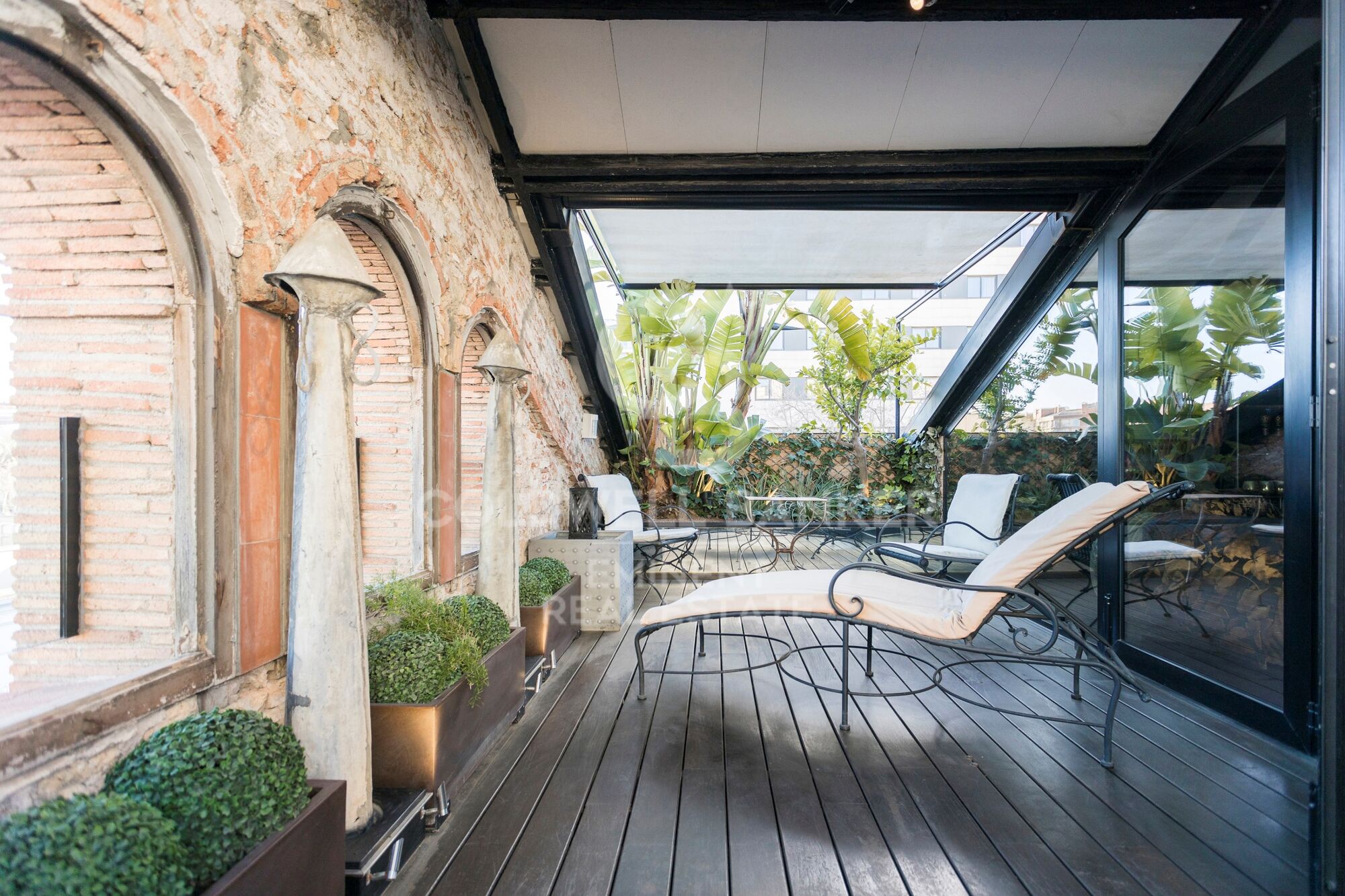 Maison design à Poblenou avec piscine
