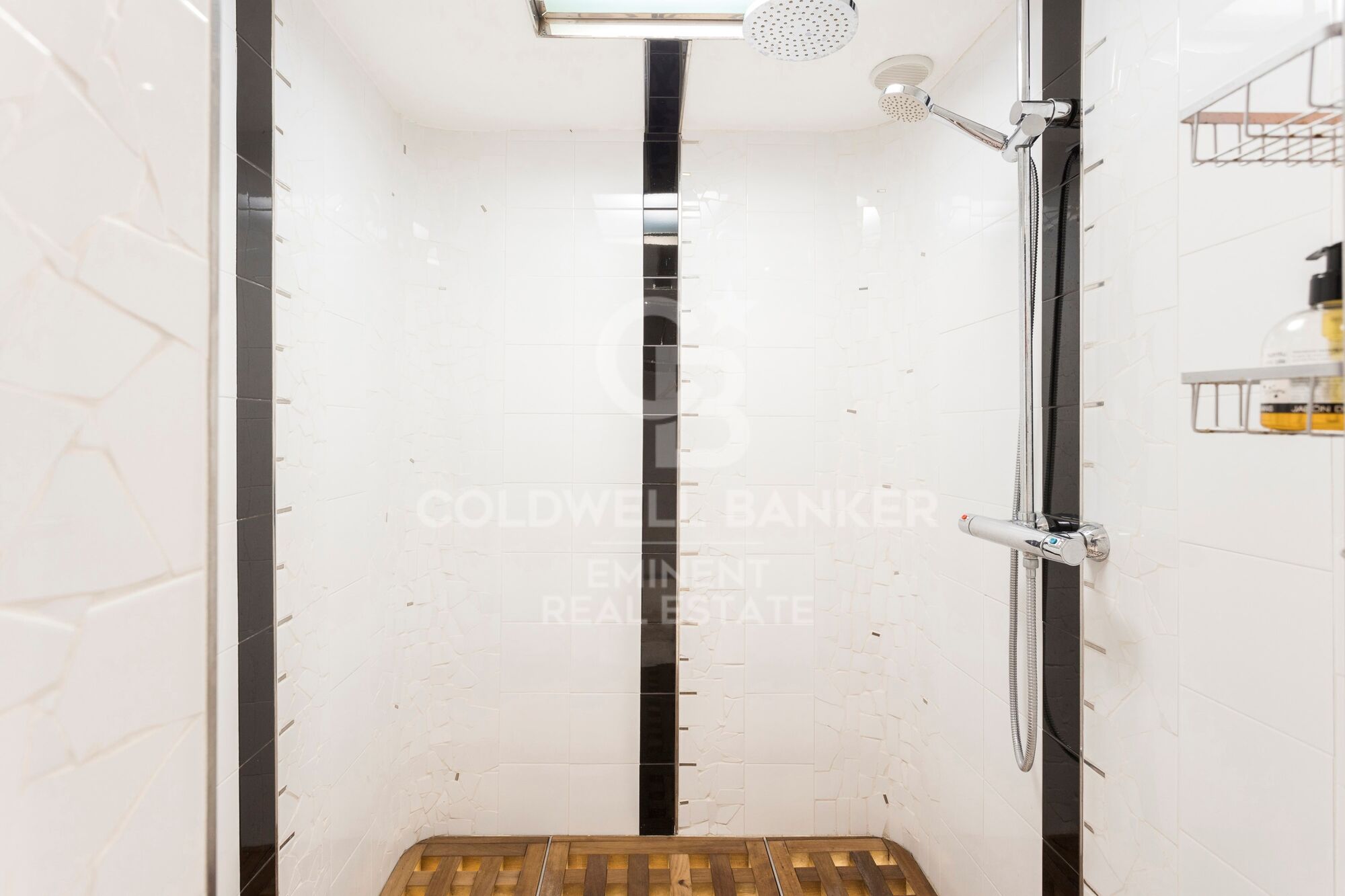 Designhaus in Poblenou mit Pool.