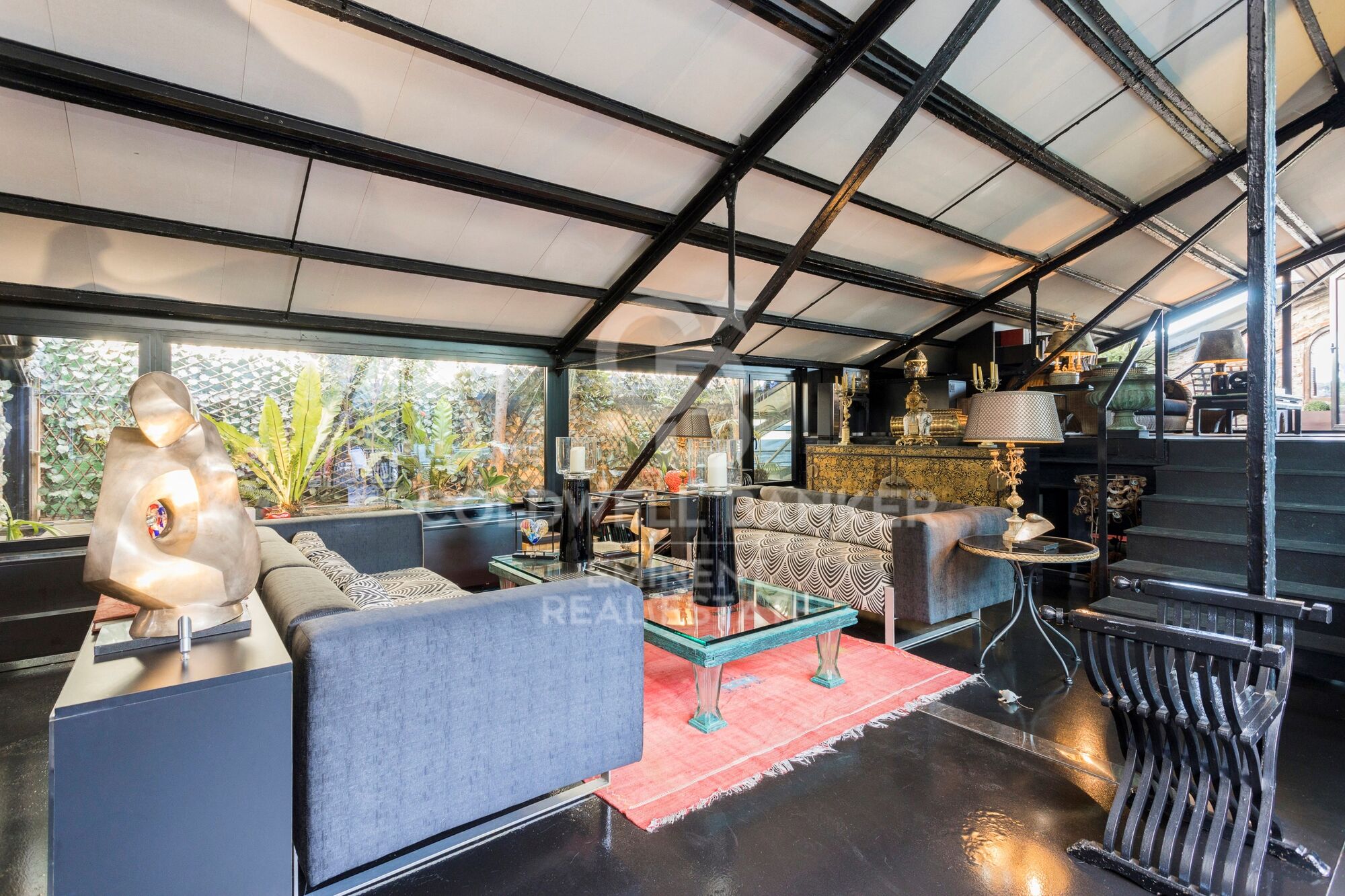 Designhaus in Poblenou mit Pool.