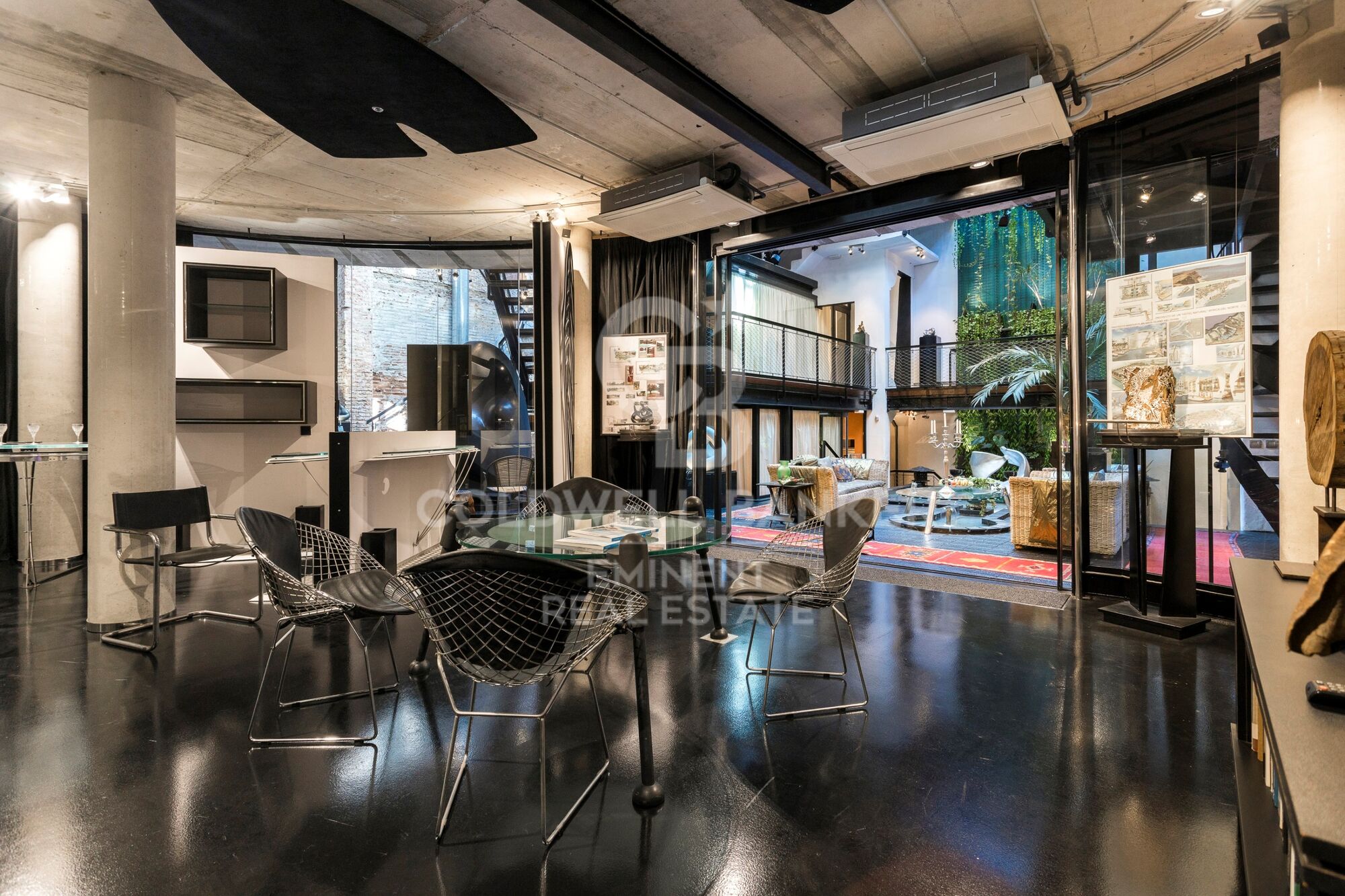 Designhaus in Poblenou mit Pool.