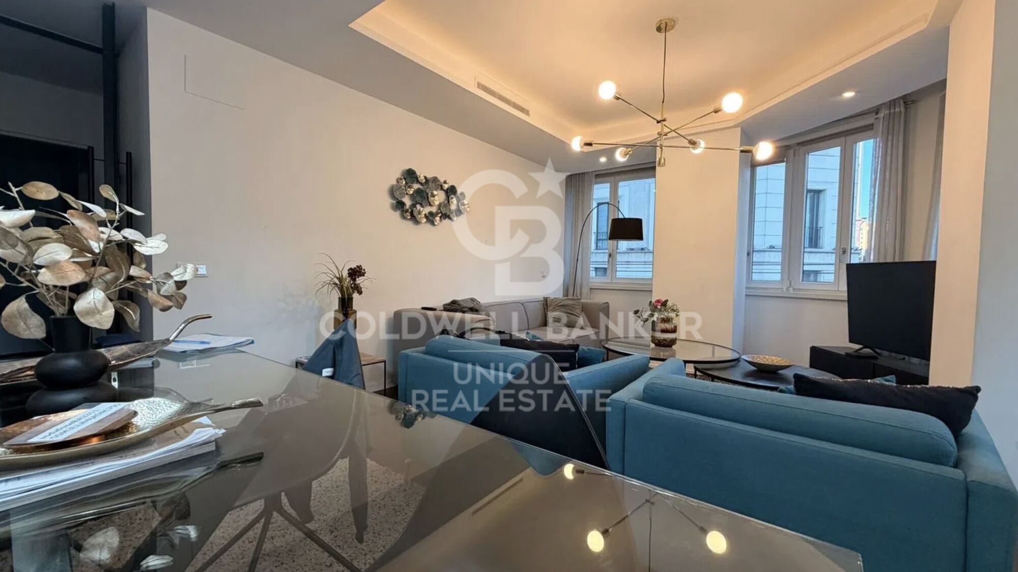 Appartement extérieur rénové avec piscine, terrasse et garage sur Gran Vía, Madrid