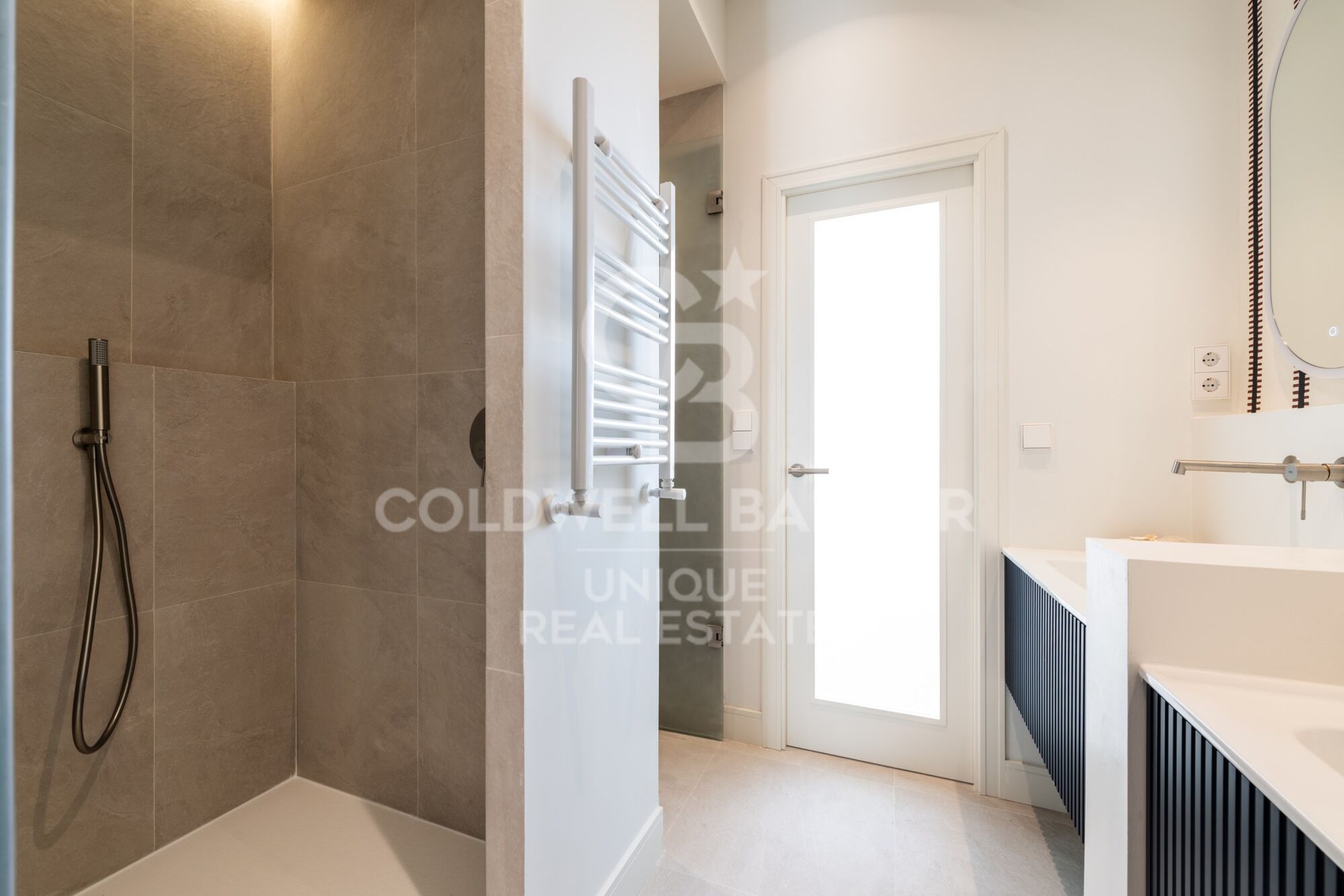 Appartement extérieur rénové avec garage et débarras à Lista, Madrid