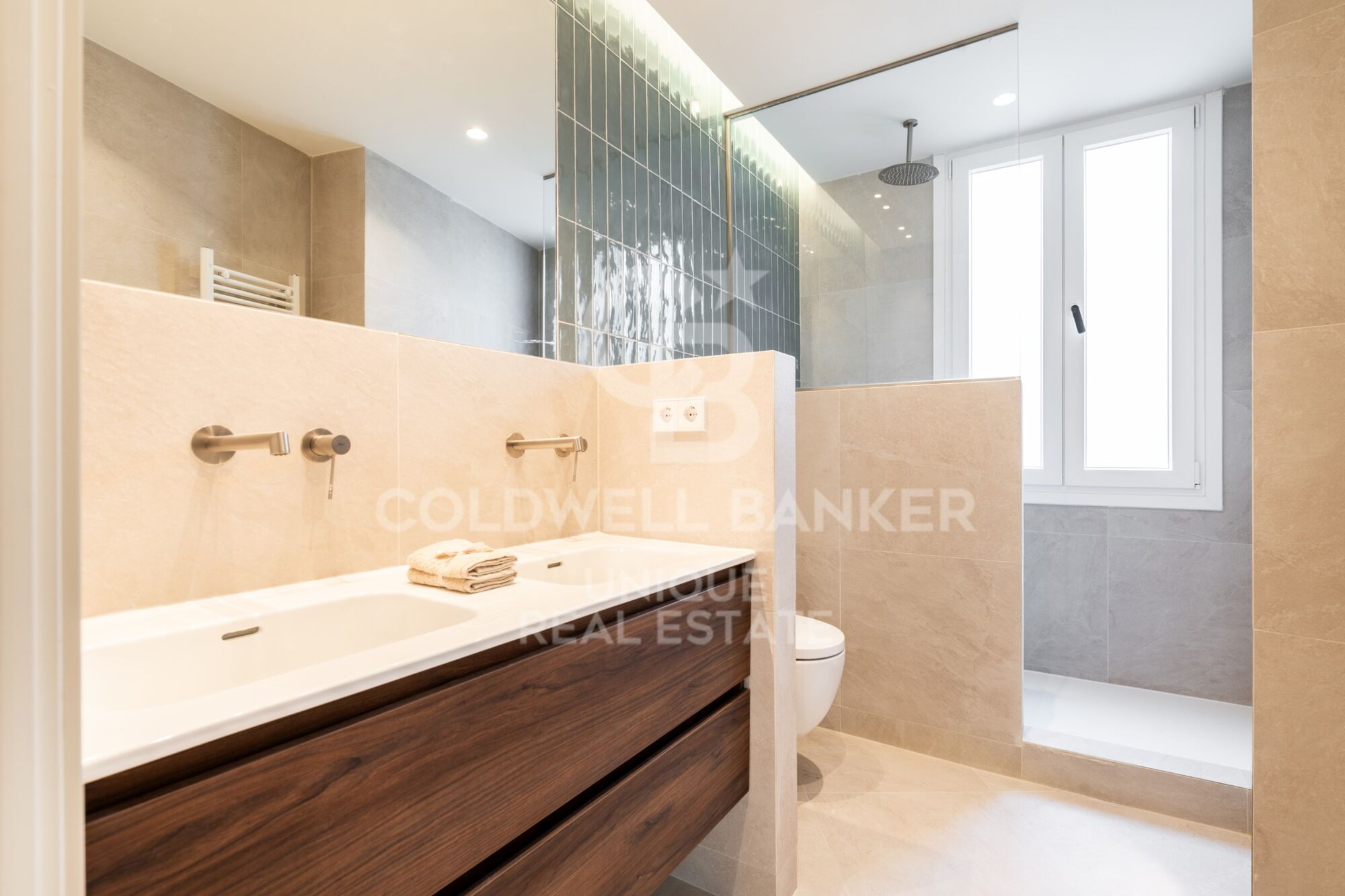Renovated exterior apartment with garage and storage room in Lista, Madrid