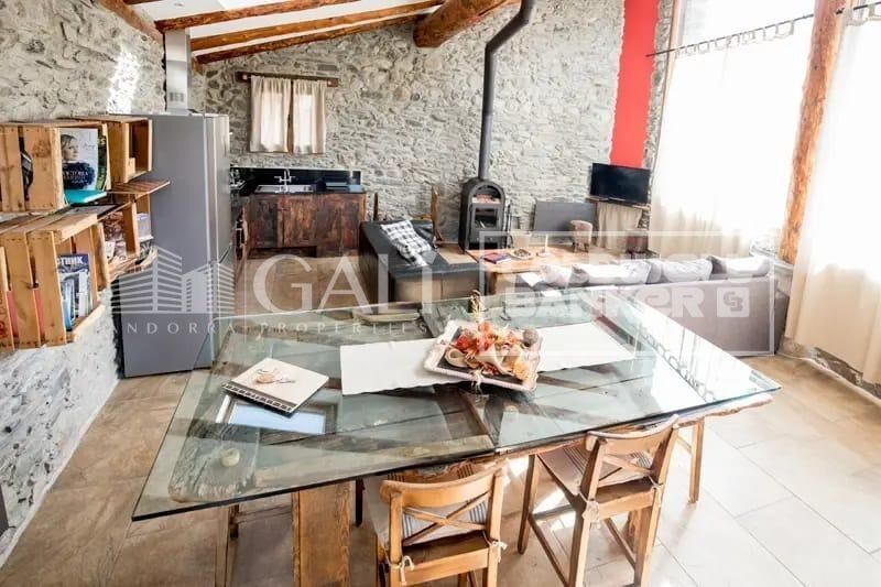 House 2 Bedrooms Rent Encamp