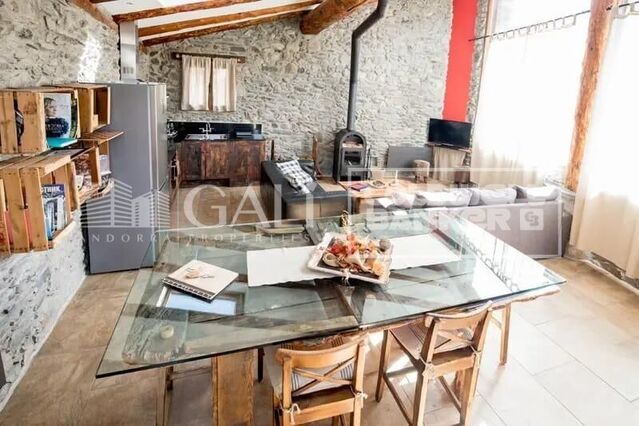 House 2 Bedrooms Rent Encamp