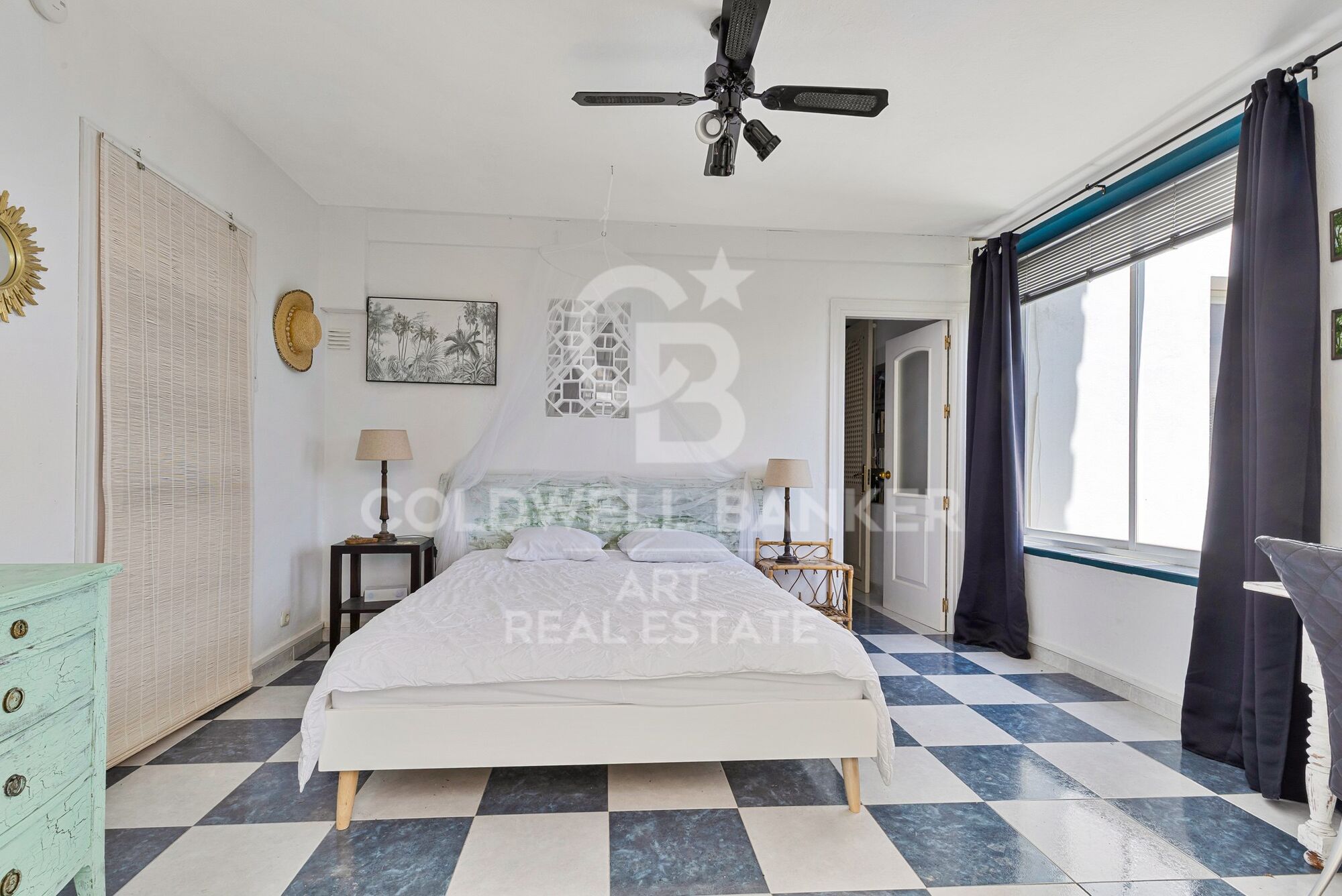 Preciosa villa boutique con vistas al mar en Estepona