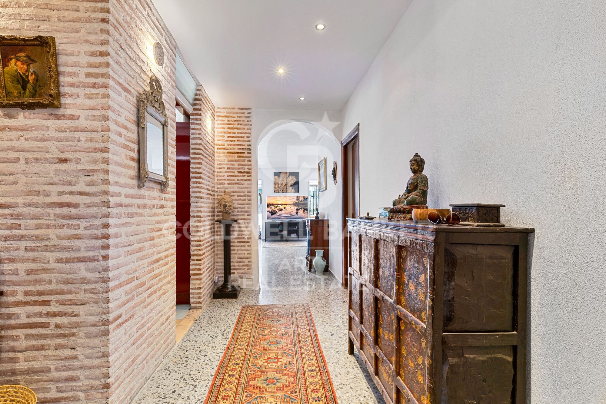 Beautiful boutique villa with sea views in Estepona