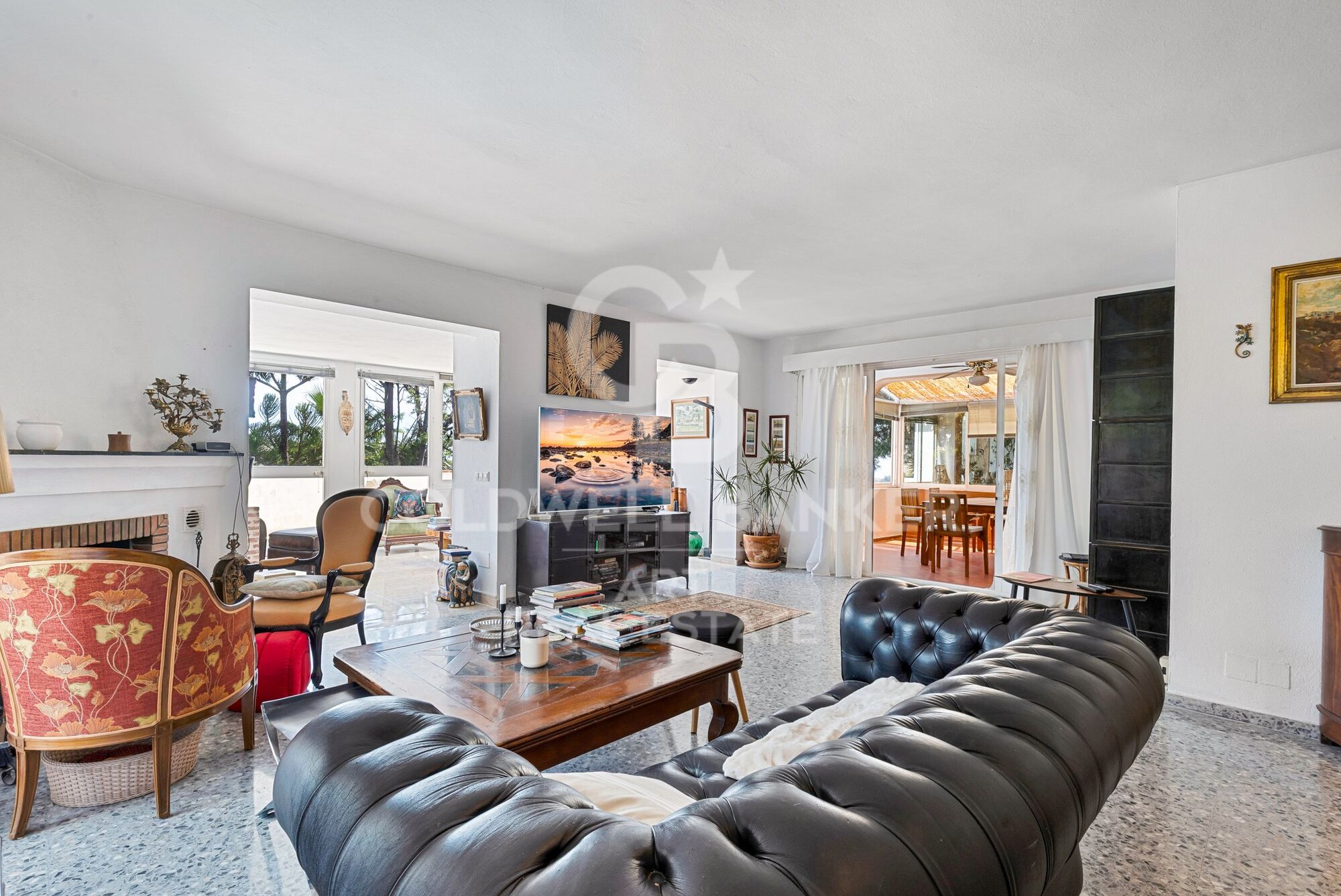 Beautiful boutique villa with sea views in Estepona