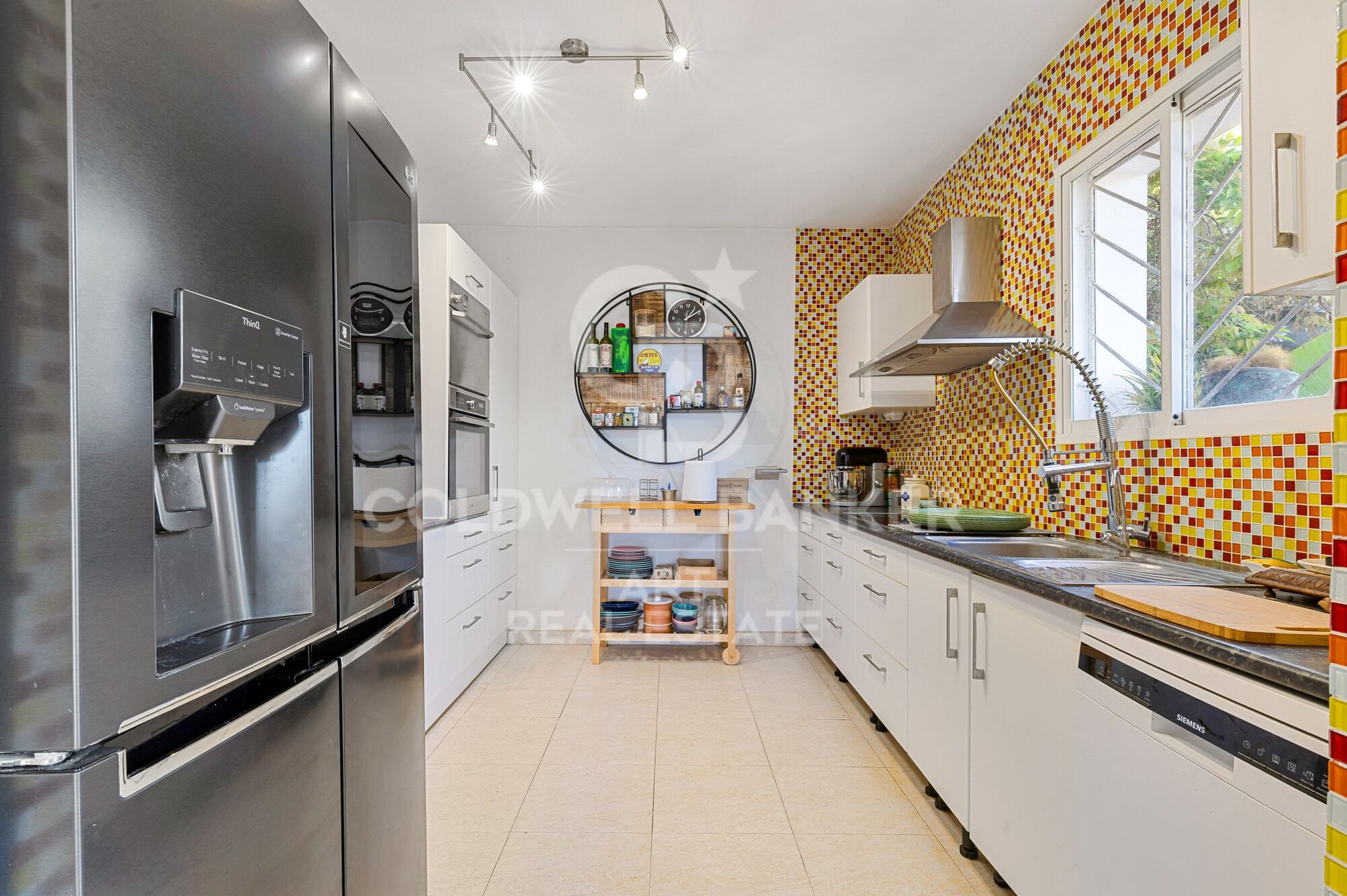 Beautiful boutique villa with sea views in Estepona