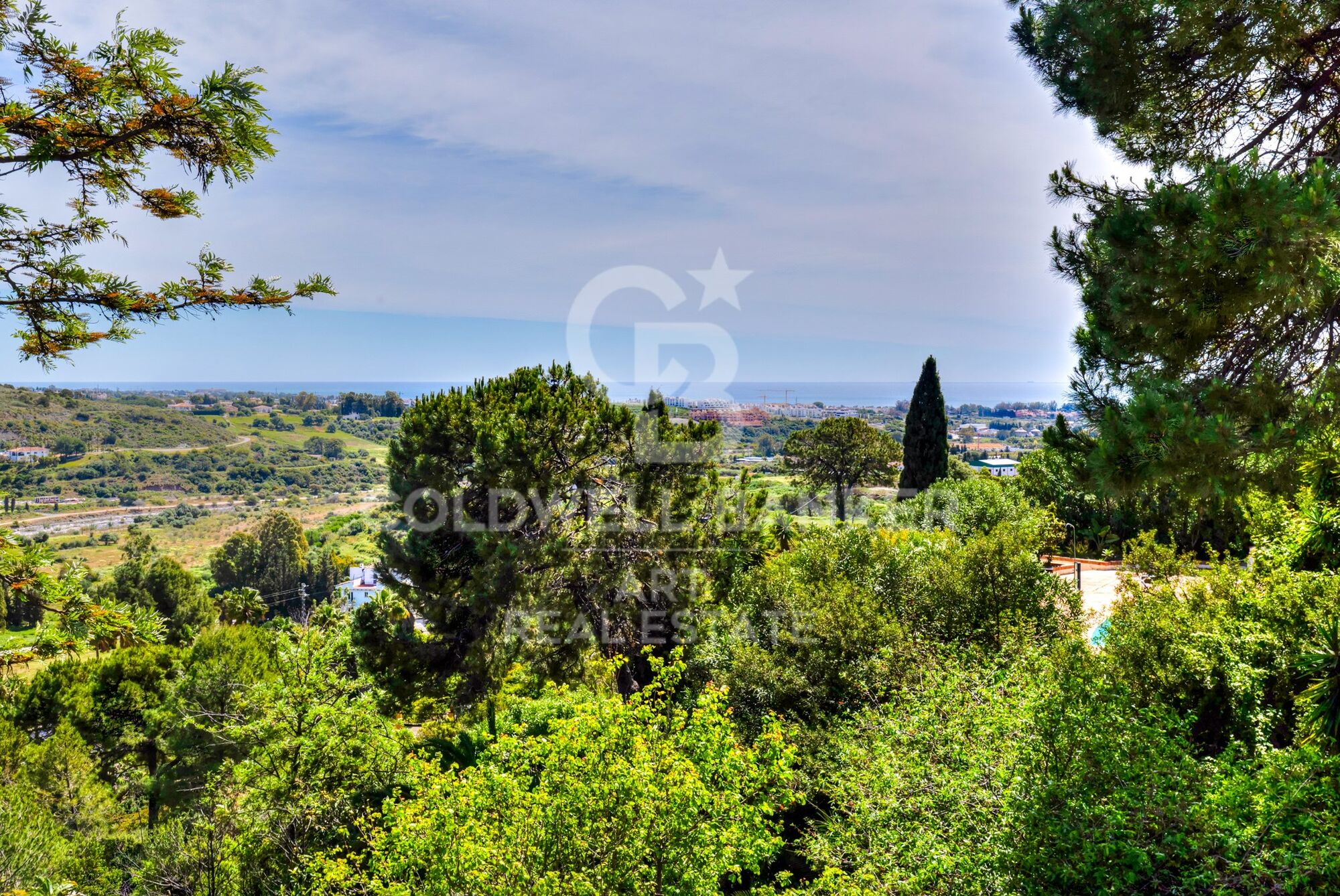 Beautiful boutique villa with sea views in Estepona