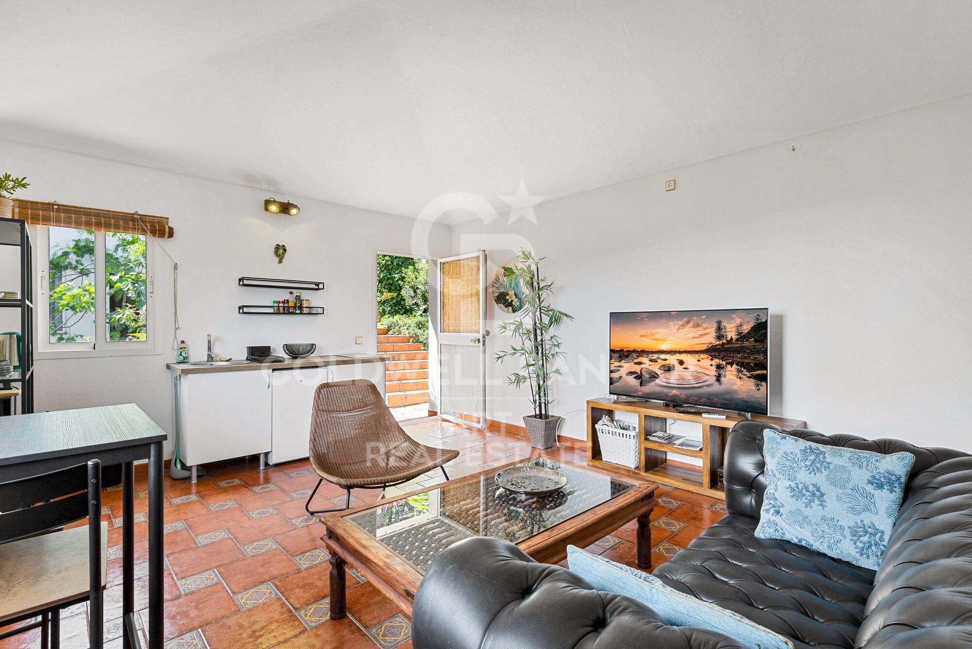 Beautiful boutique villa with sea views in Estepona
