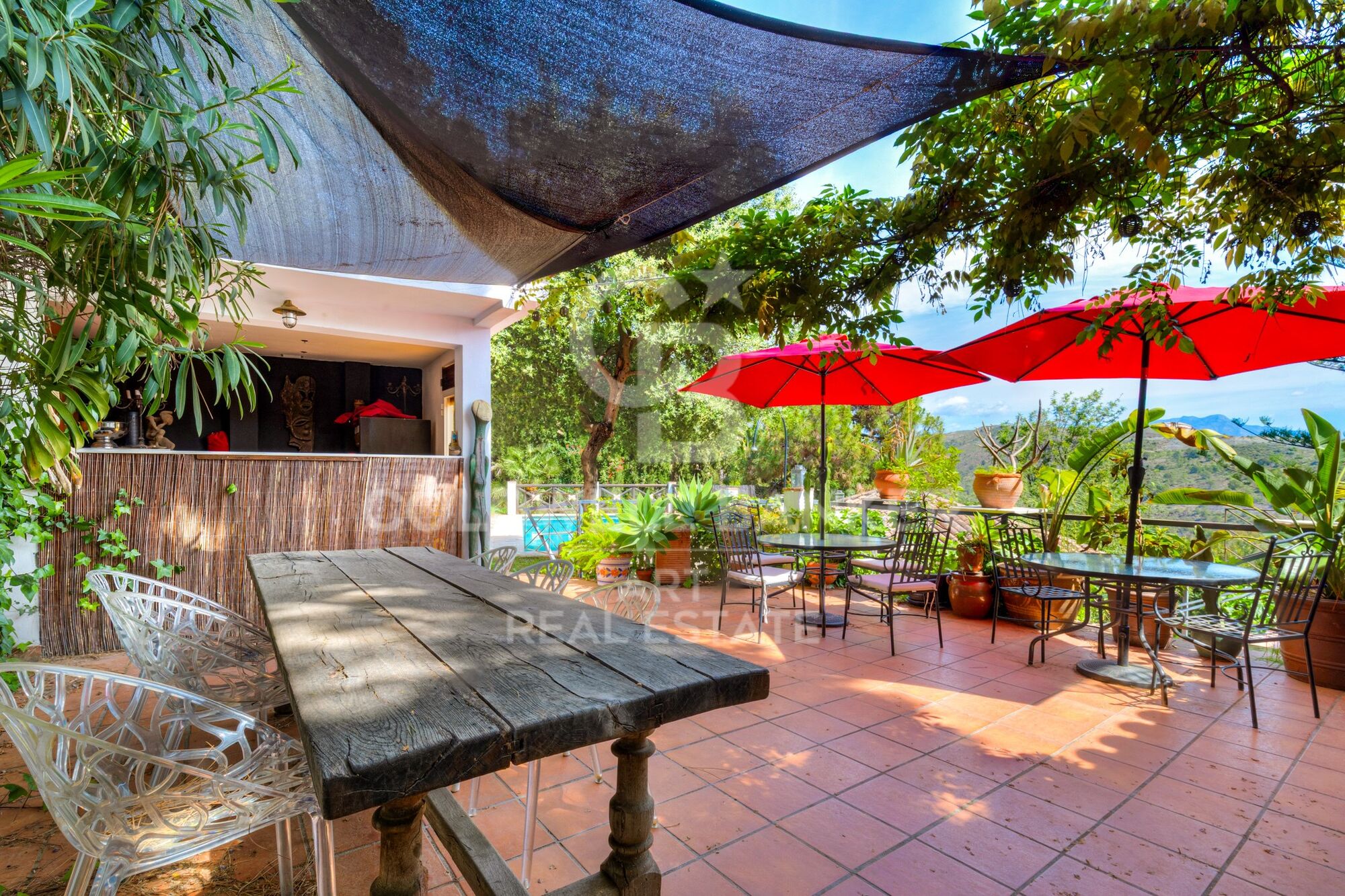 Beautiful boutique villa with sea views in Estepona