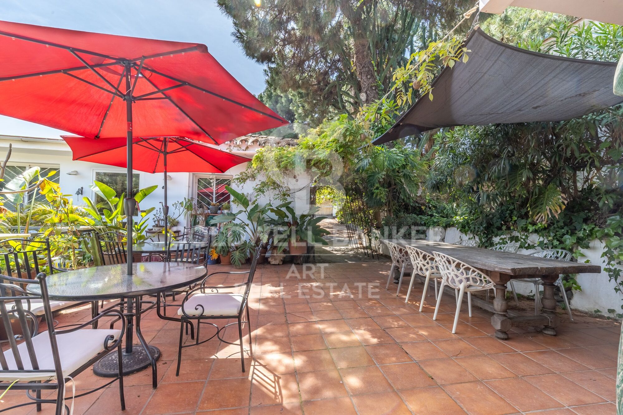 Beautiful boutique villa with sea views in Estepona