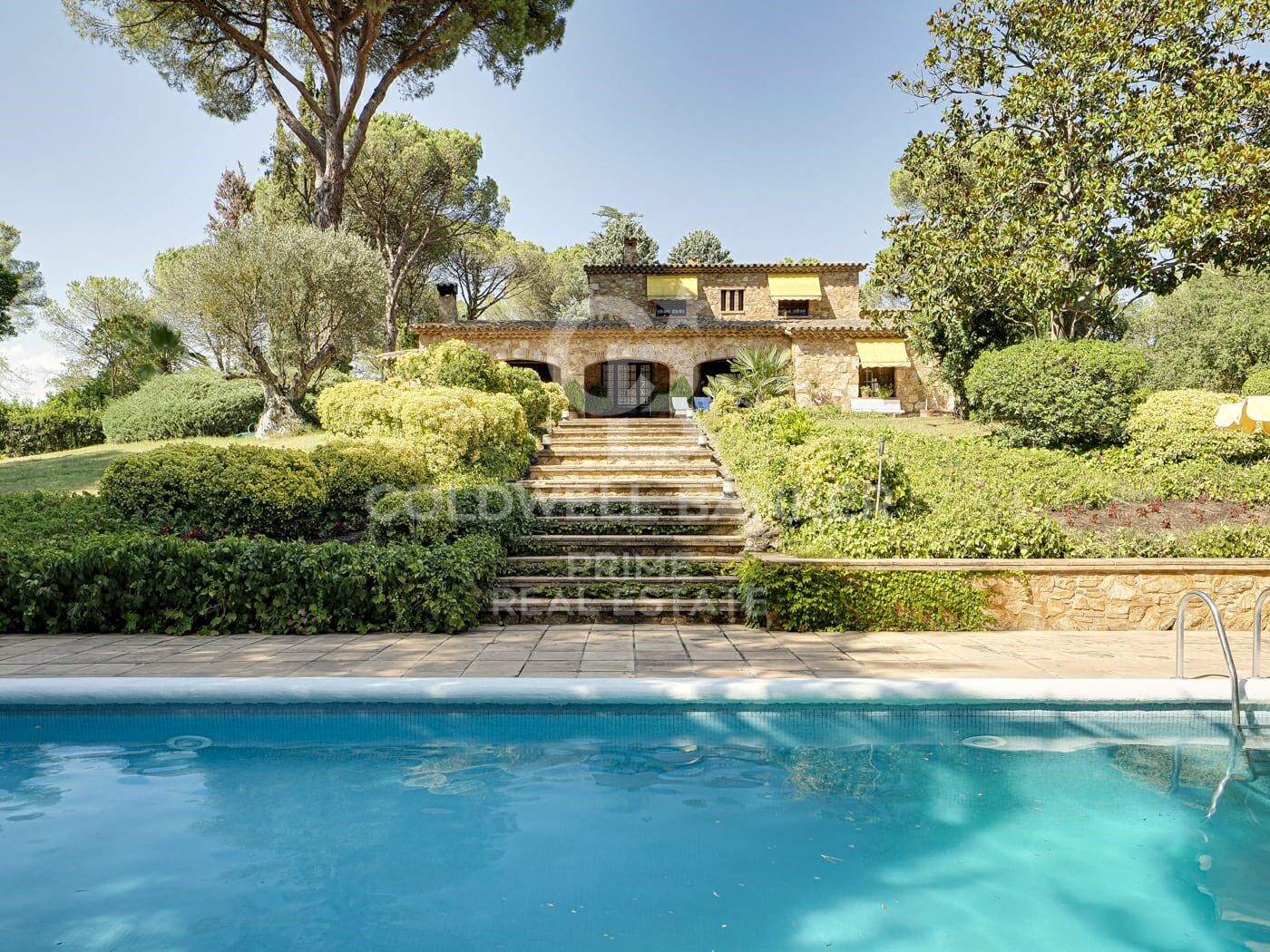 Finca rústica única junto al PGA Catalunya