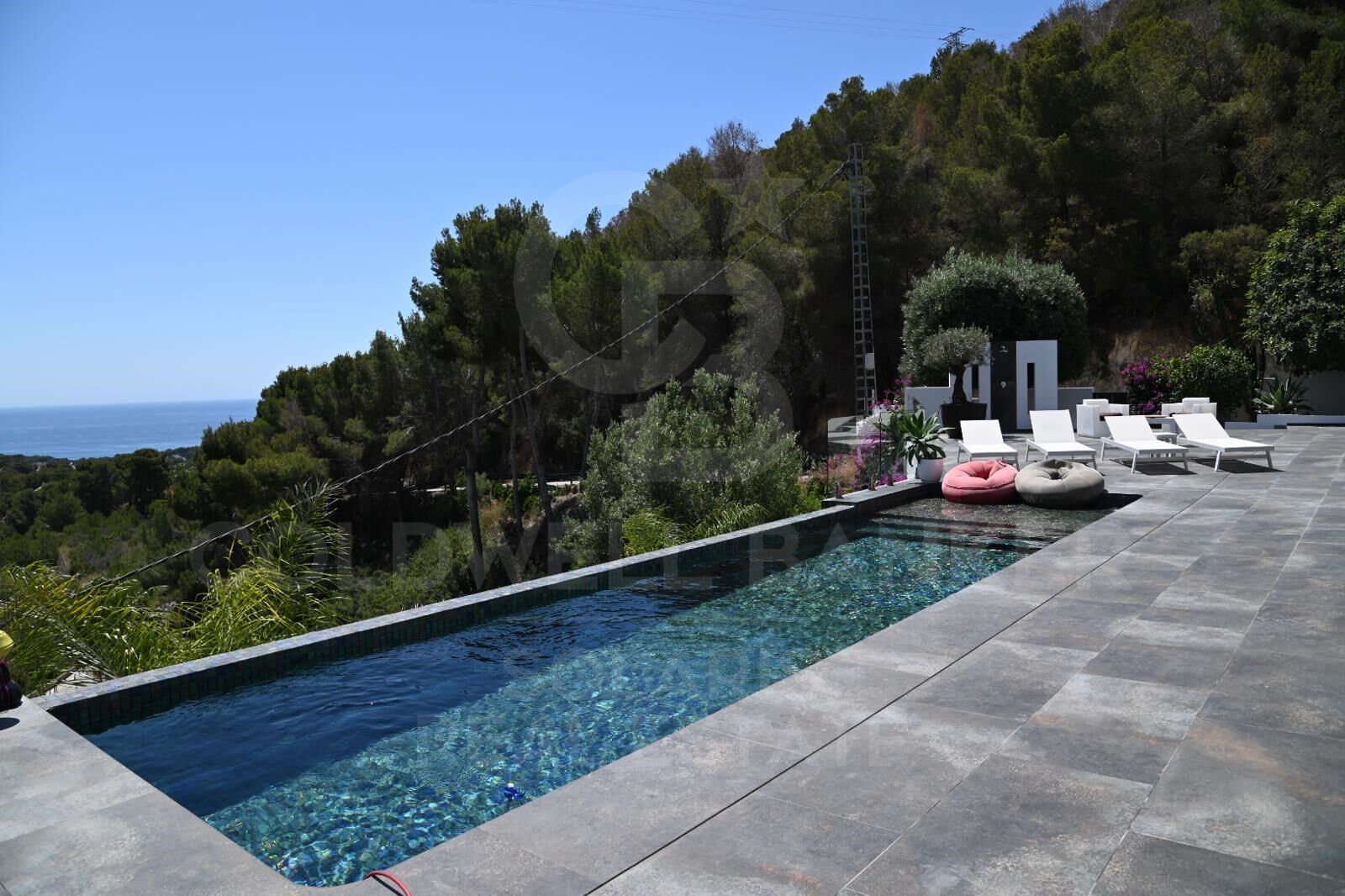 Villa de lujo moderna con vistas al mar en Moraira | Benimeit