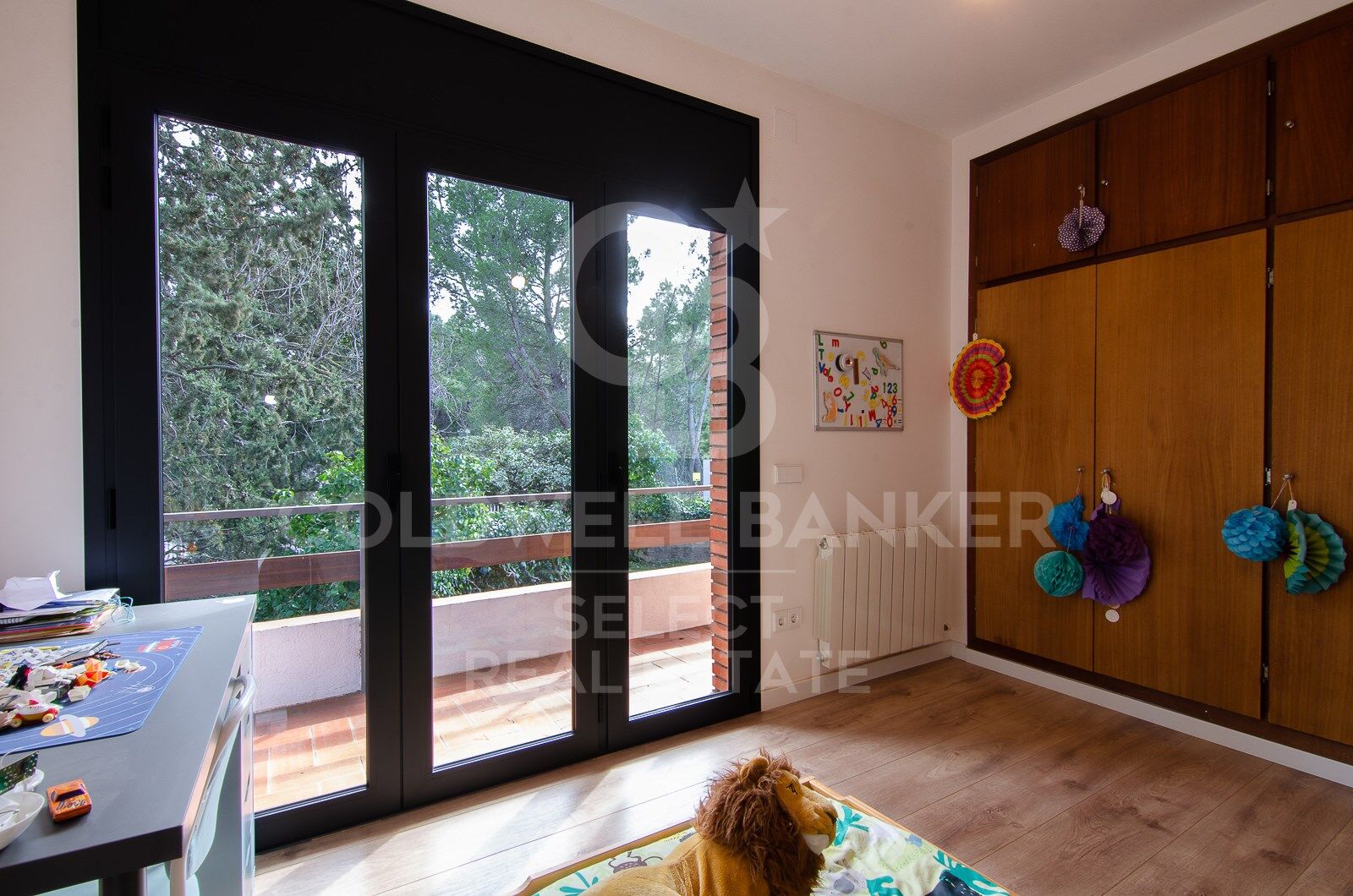 Contemporary elegance in a natural setting in Bellaterra