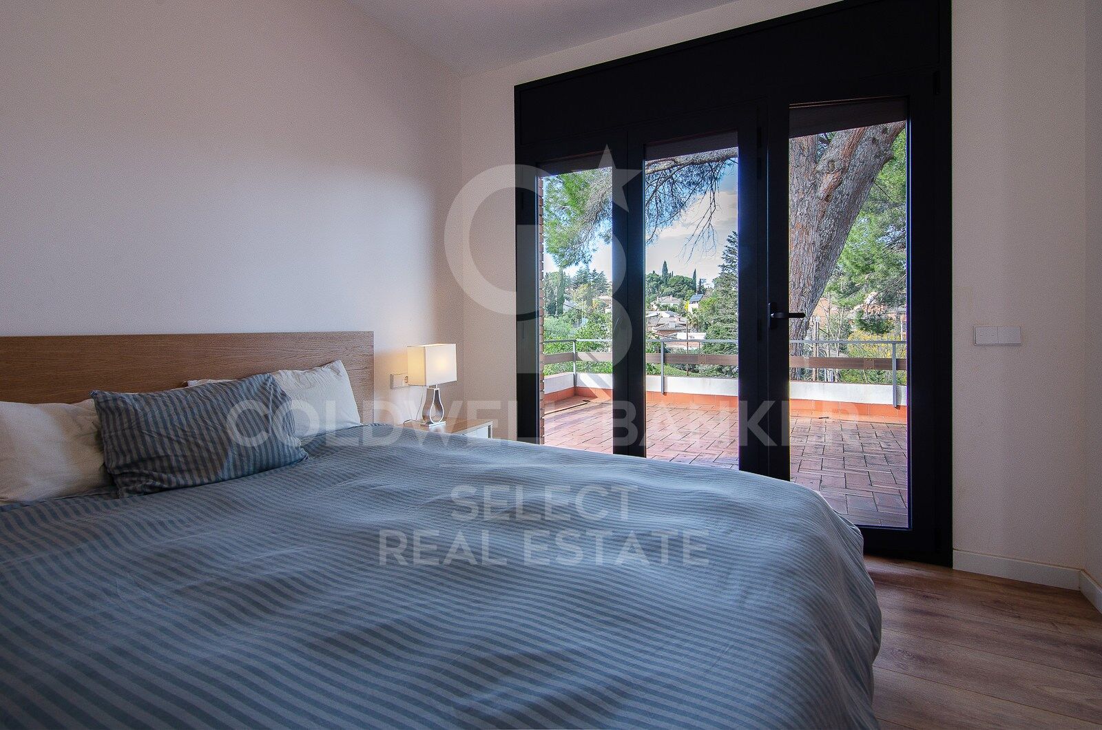 Contemporary elegance in a natural setting in Bellaterra
