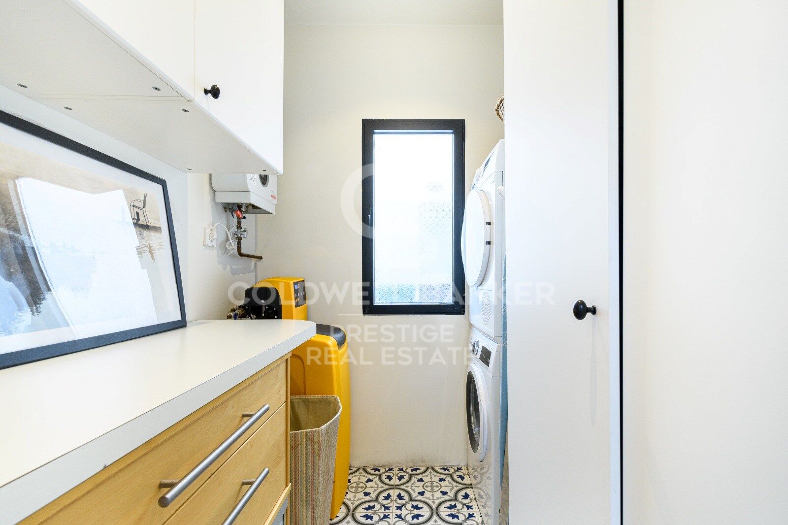Renovated penthouse with balcony & parking in Pedralbes
