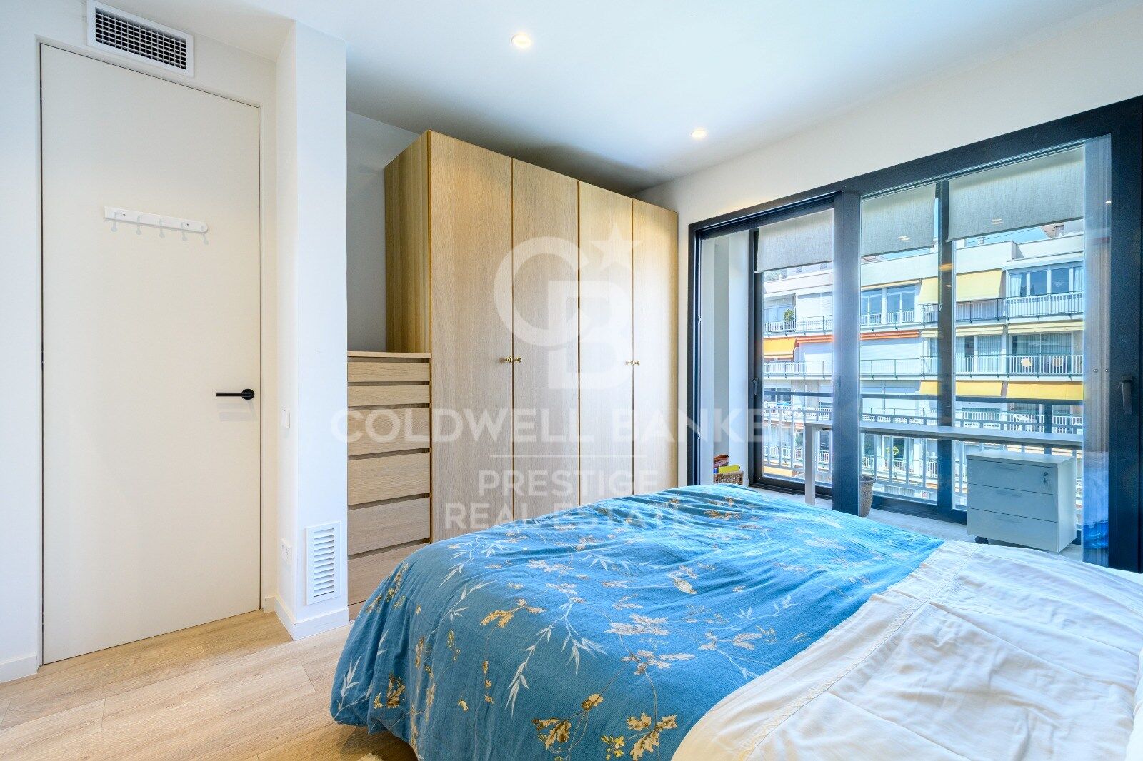 Penthouse rénové avec balcon et parking à Pedralbes