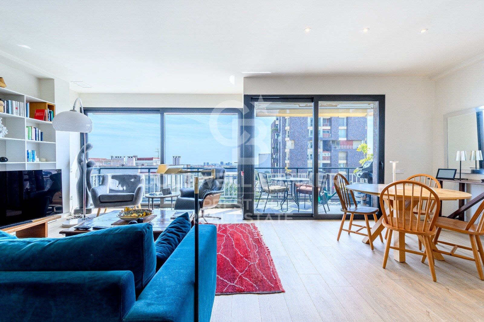 Penthouse rénové avec balcon et parking à Pedralbes
