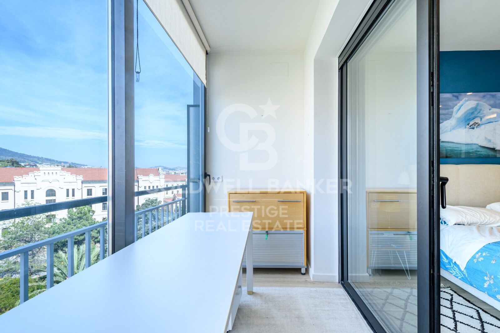 Penthouse rénové avec balcon et parking à Pedralbes