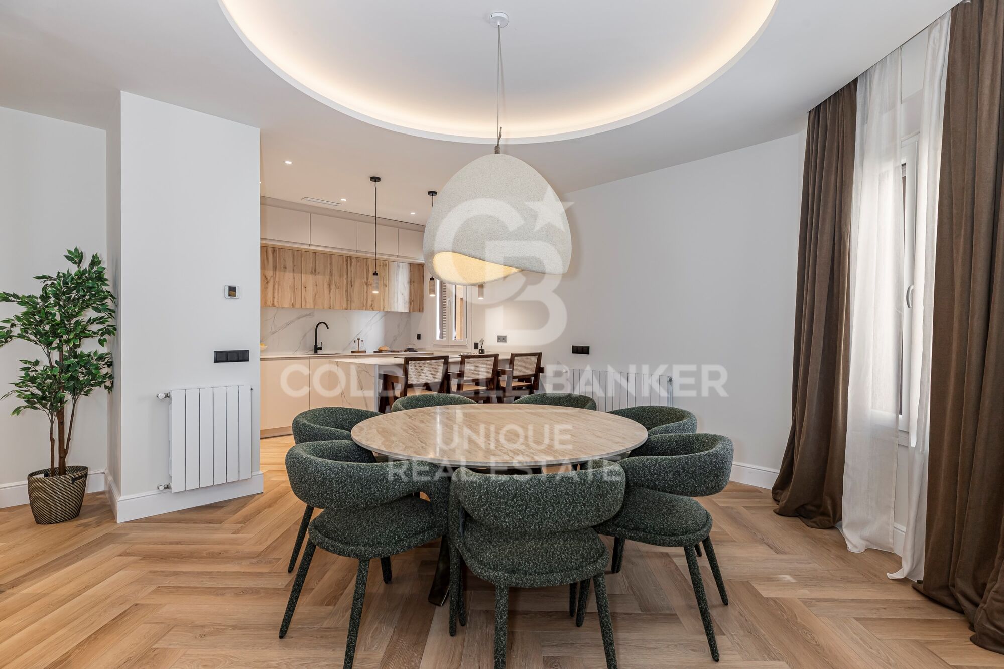 Renovated exterior apartment with terrace, garage, and storage room in Lista, Madrid