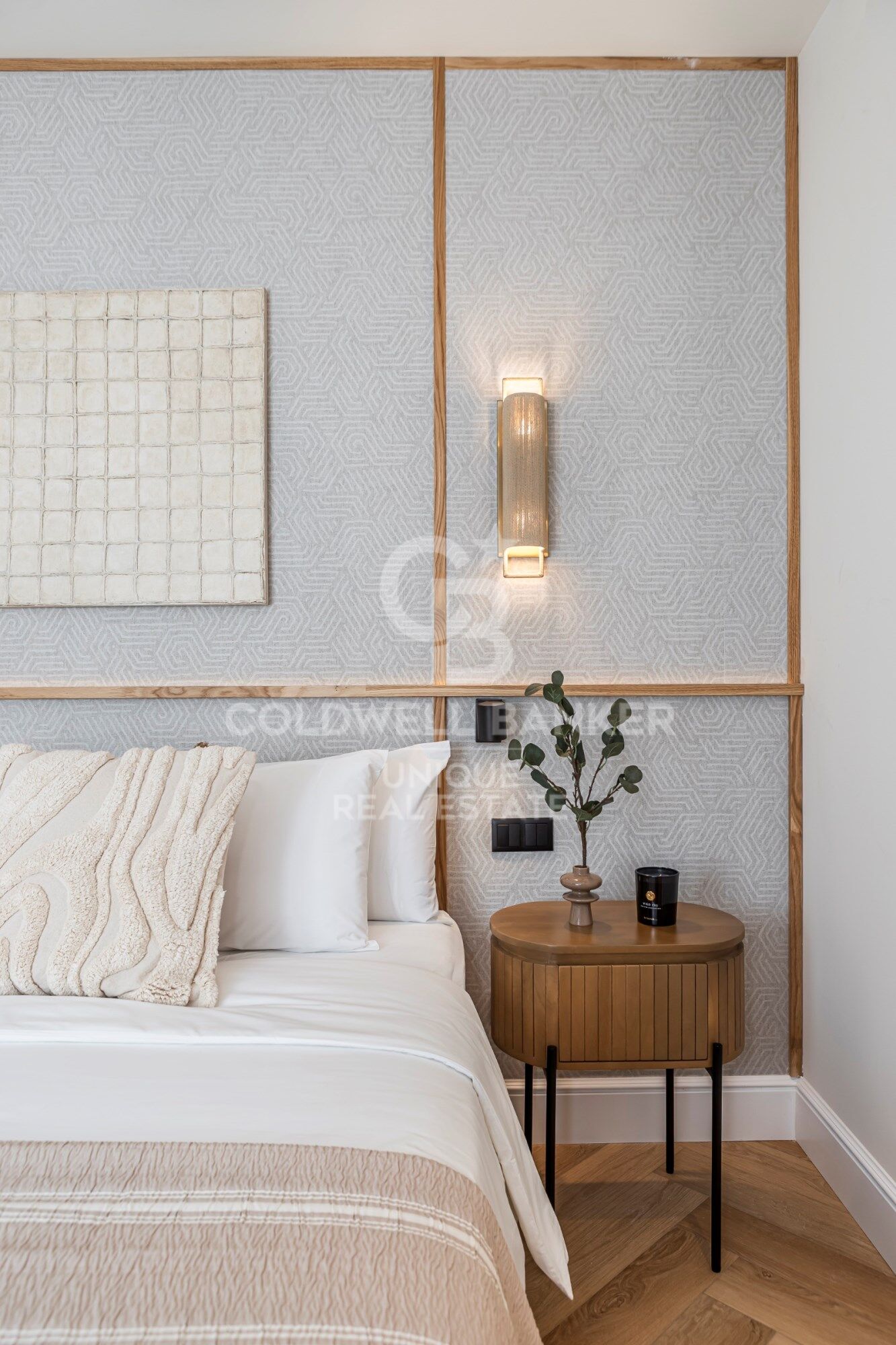 Renovated exterior apartment with terrace, garage, and storage room in Lista, Madrid