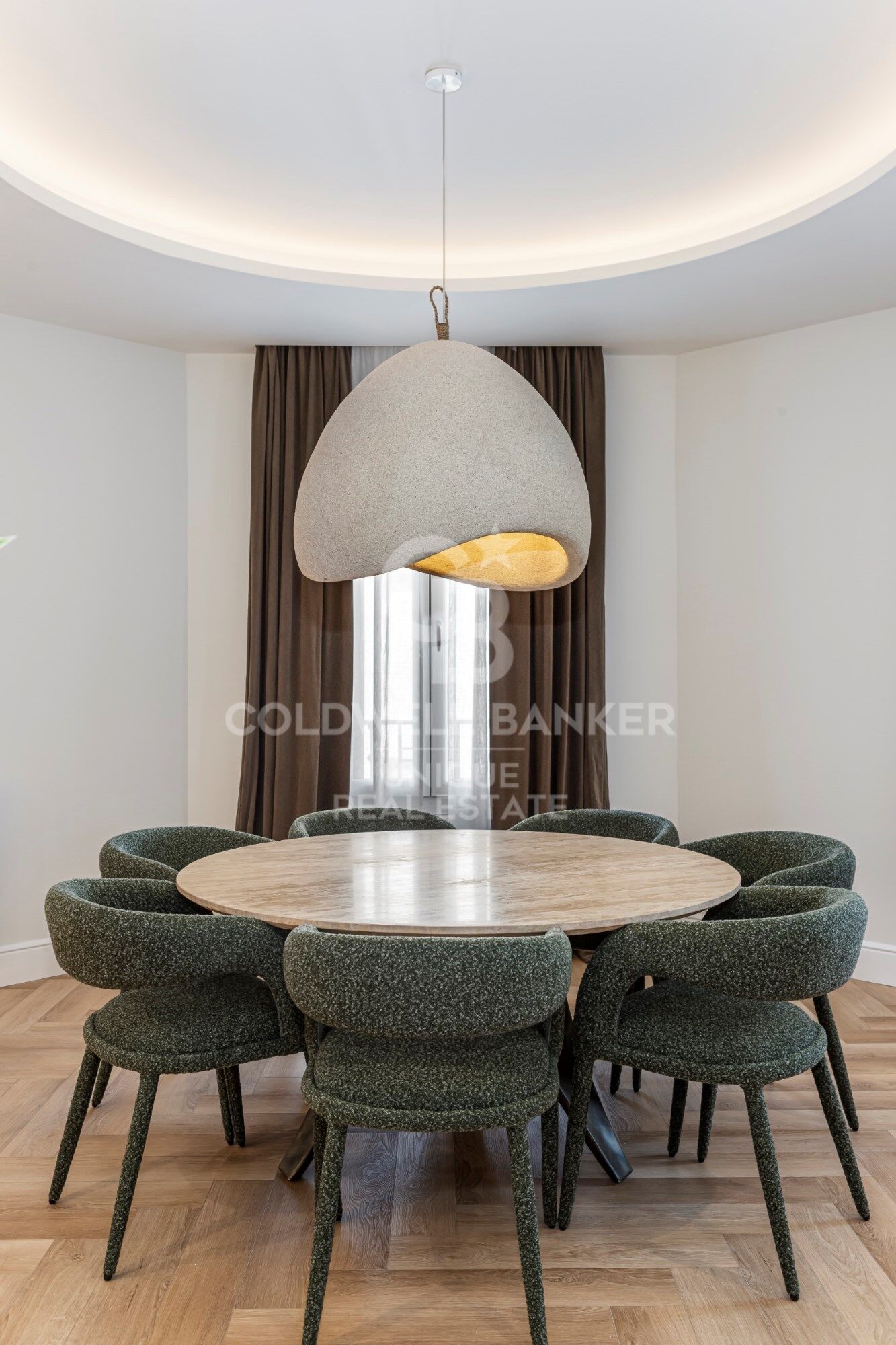 Renovated exterior apartment with terrace, garage, and storage room in Lista, Madrid