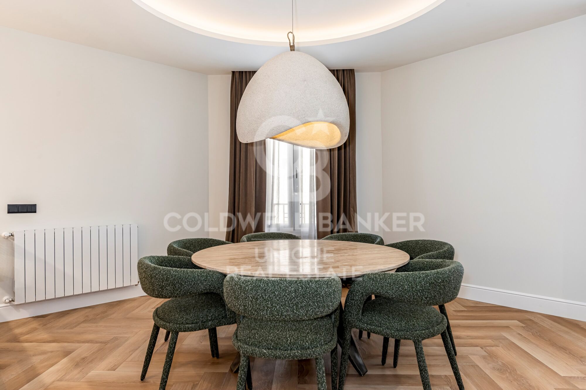 Renovated exterior apartment with terrace, garage, and storage room in Lista, Madrid