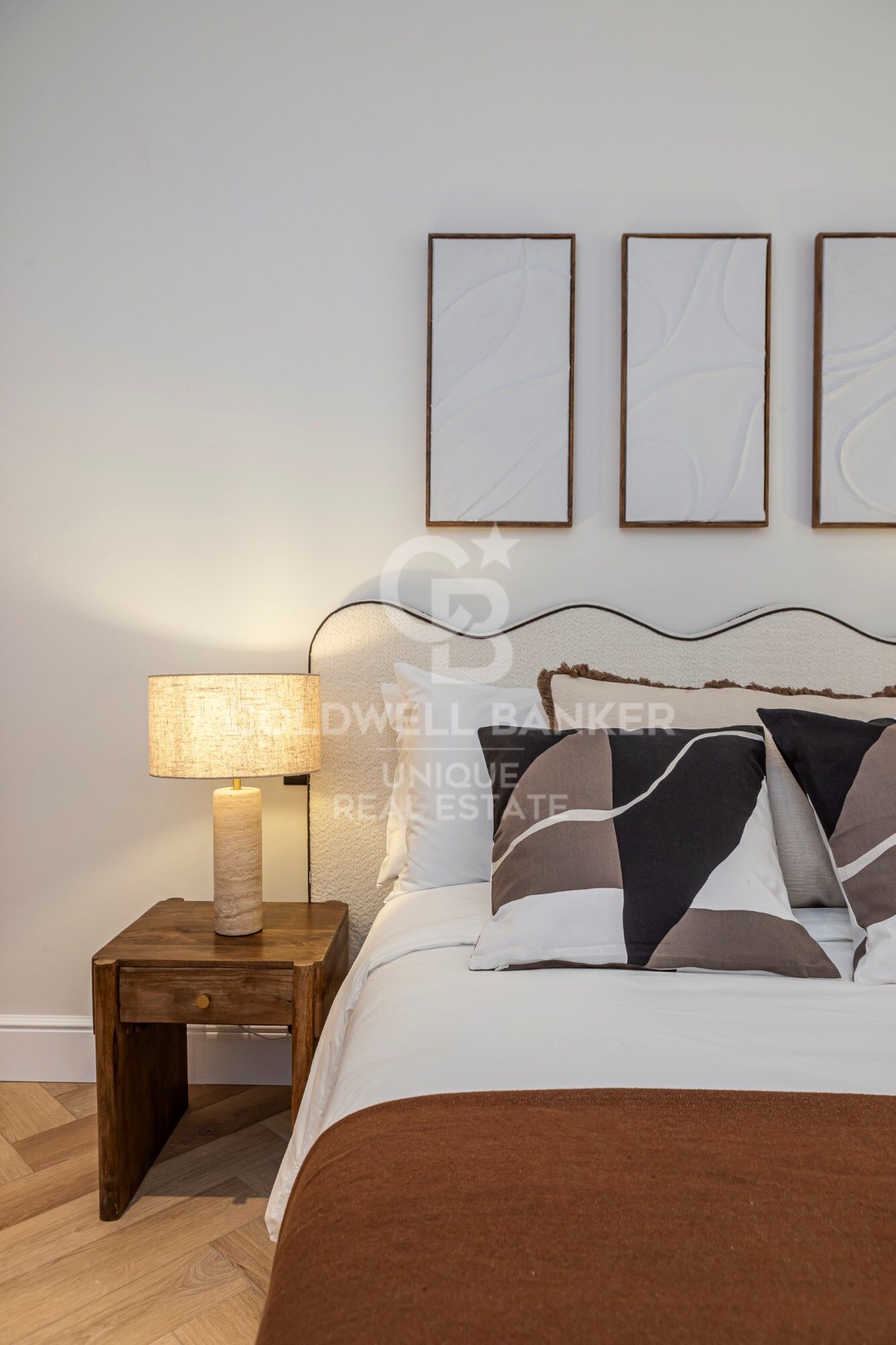 Renovated exterior apartment with terrace, garage, and storage room in Lista, Madrid