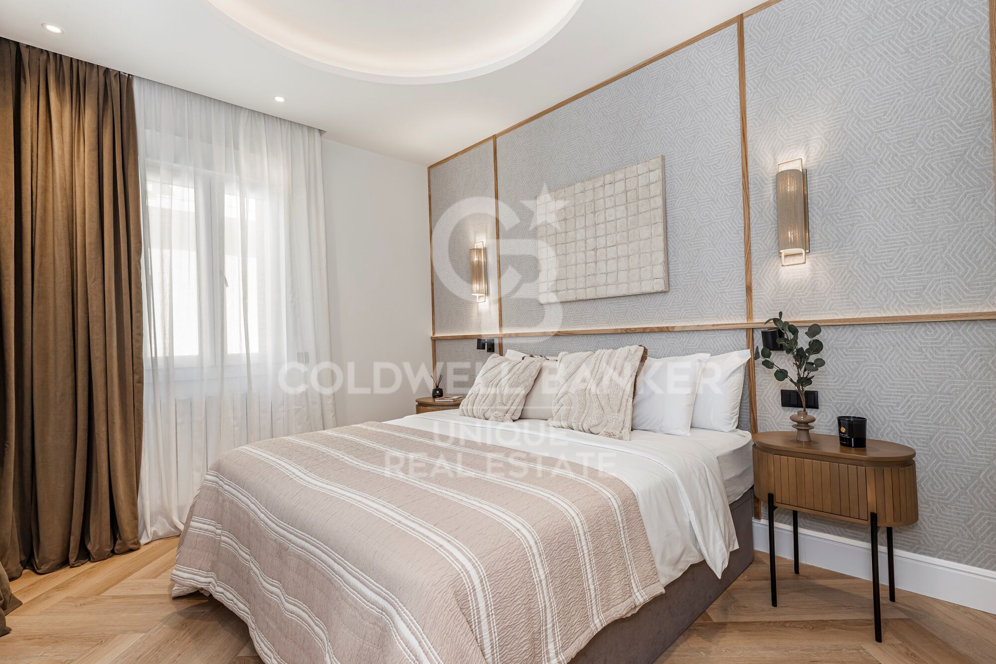 Renovated exterior apartment with terrace, garage, and storage room in Lista, Madrid