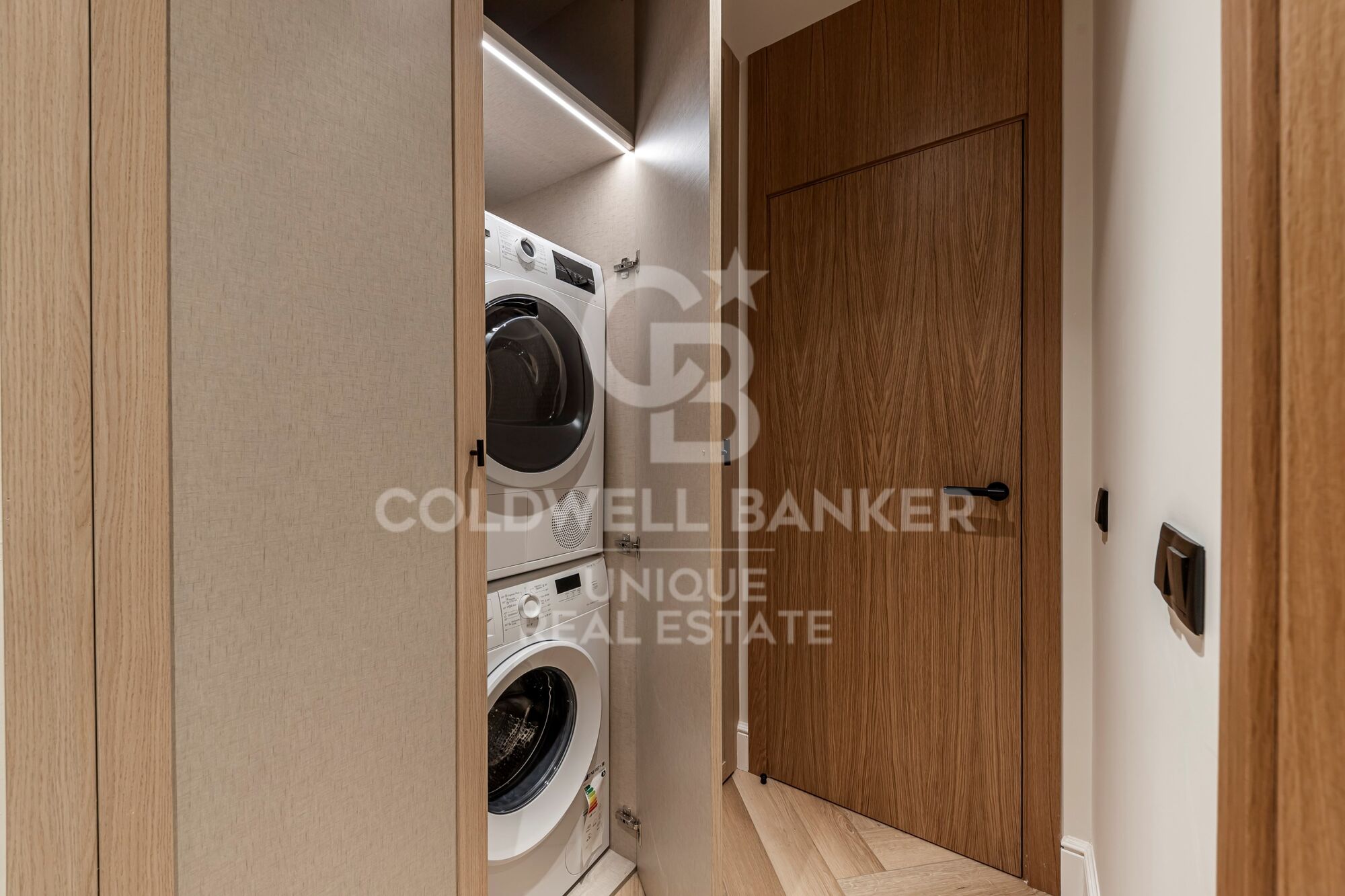 Appartement extérieur rénové avec terrasse, garage et débarras à Lista, Madrid