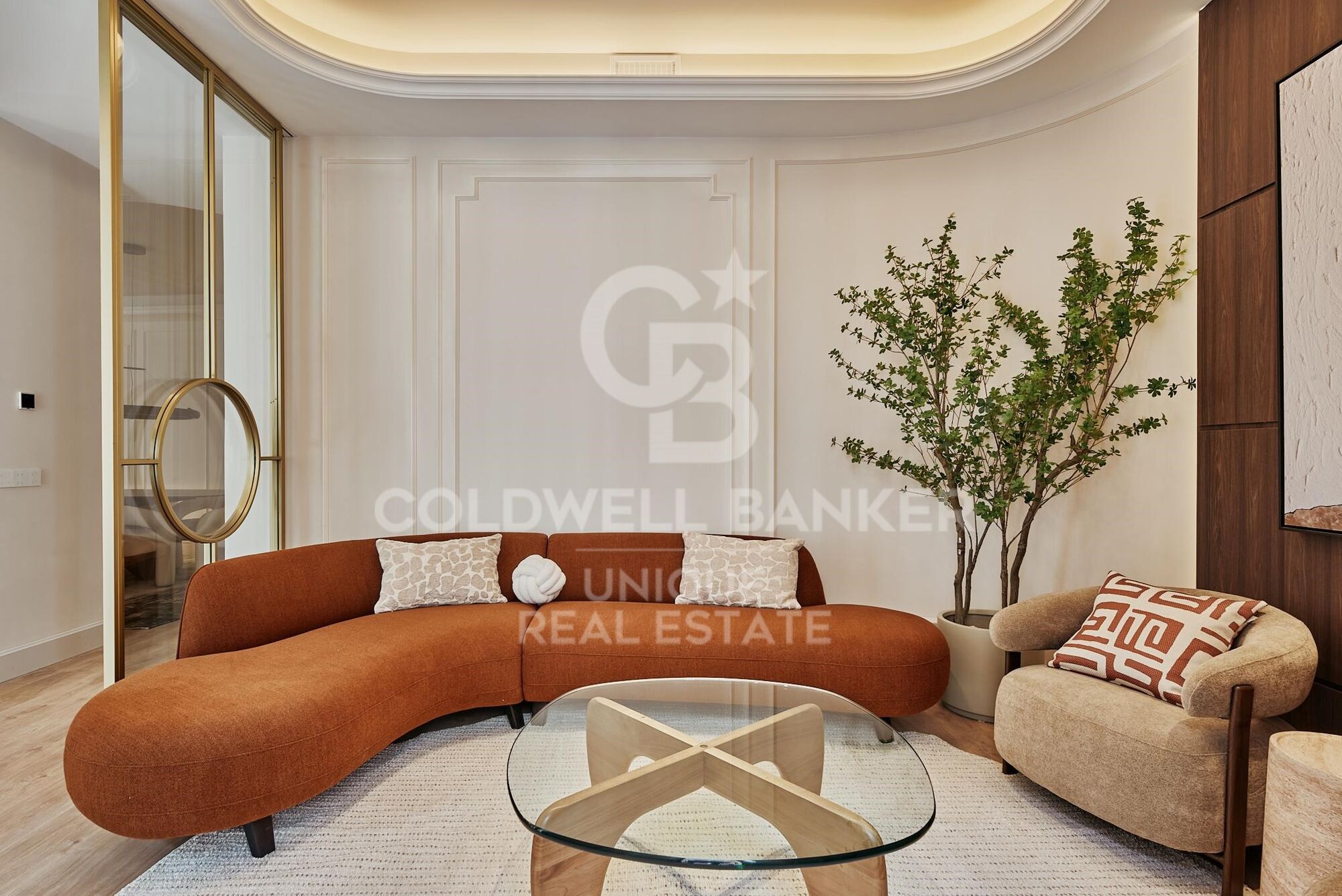 Renovated exterior apartment in Justicia, Madrid
