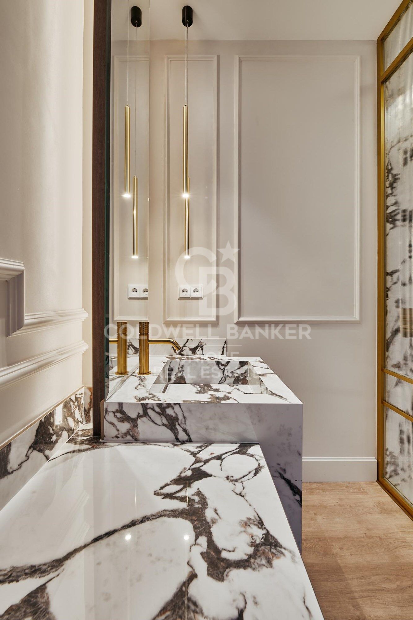 Renovated exterior apartment in Justicia, Madrid