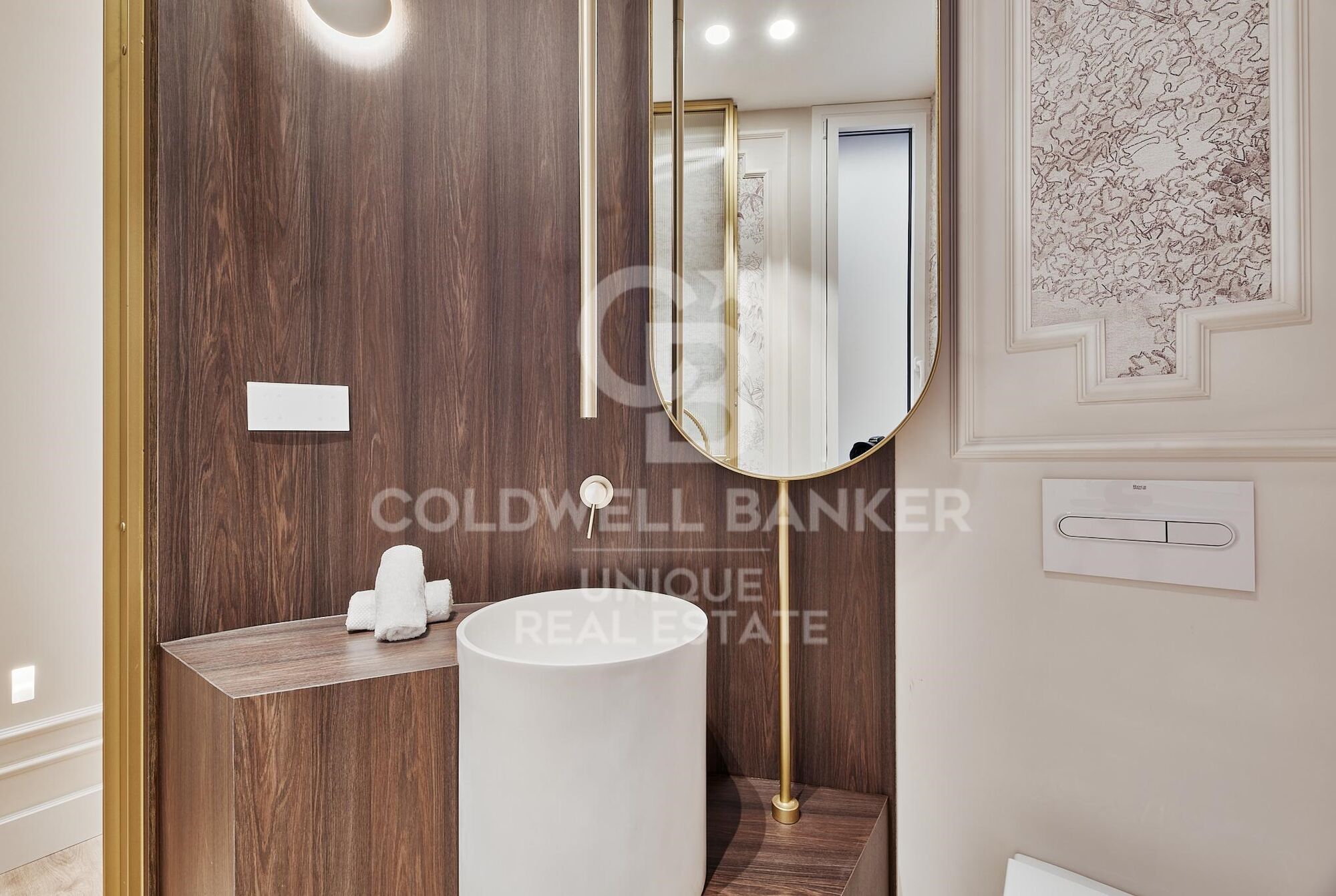 Renovated exterior apartment in Justicia, Madrid