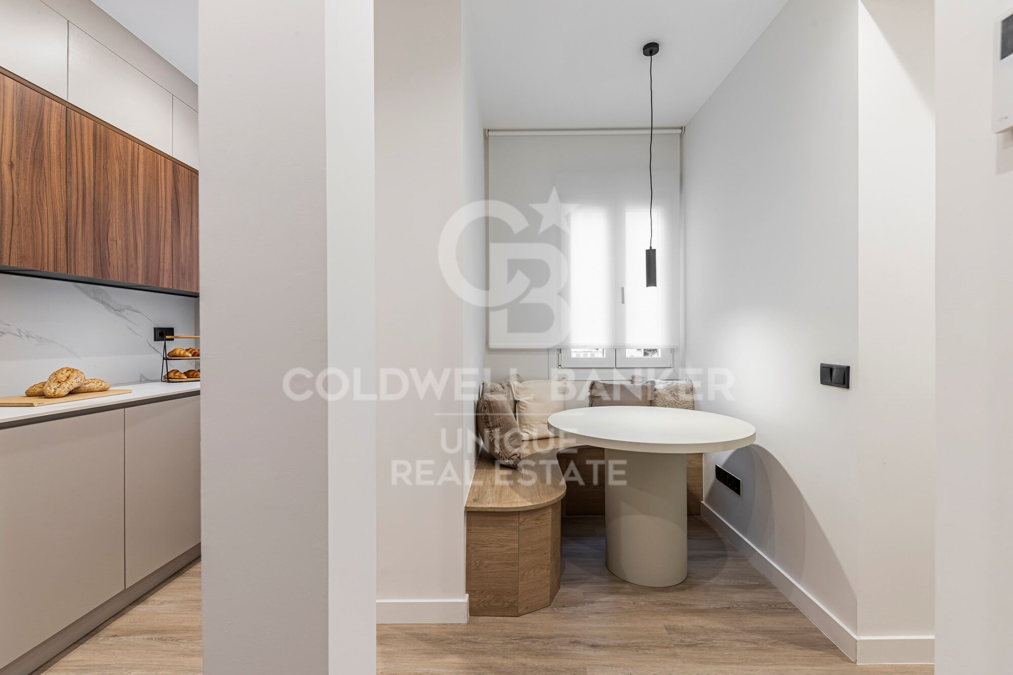 Renovated exterior apartment with terrace and storage room in Retiro, Madrid
