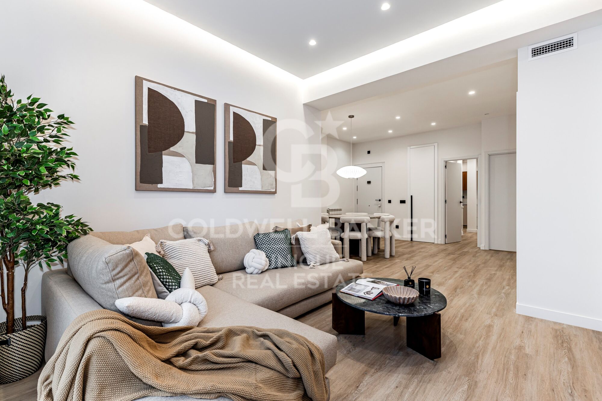 Renovierte Außenwohnung mit Terrasse und Abstellraum in Retiro, Madrid