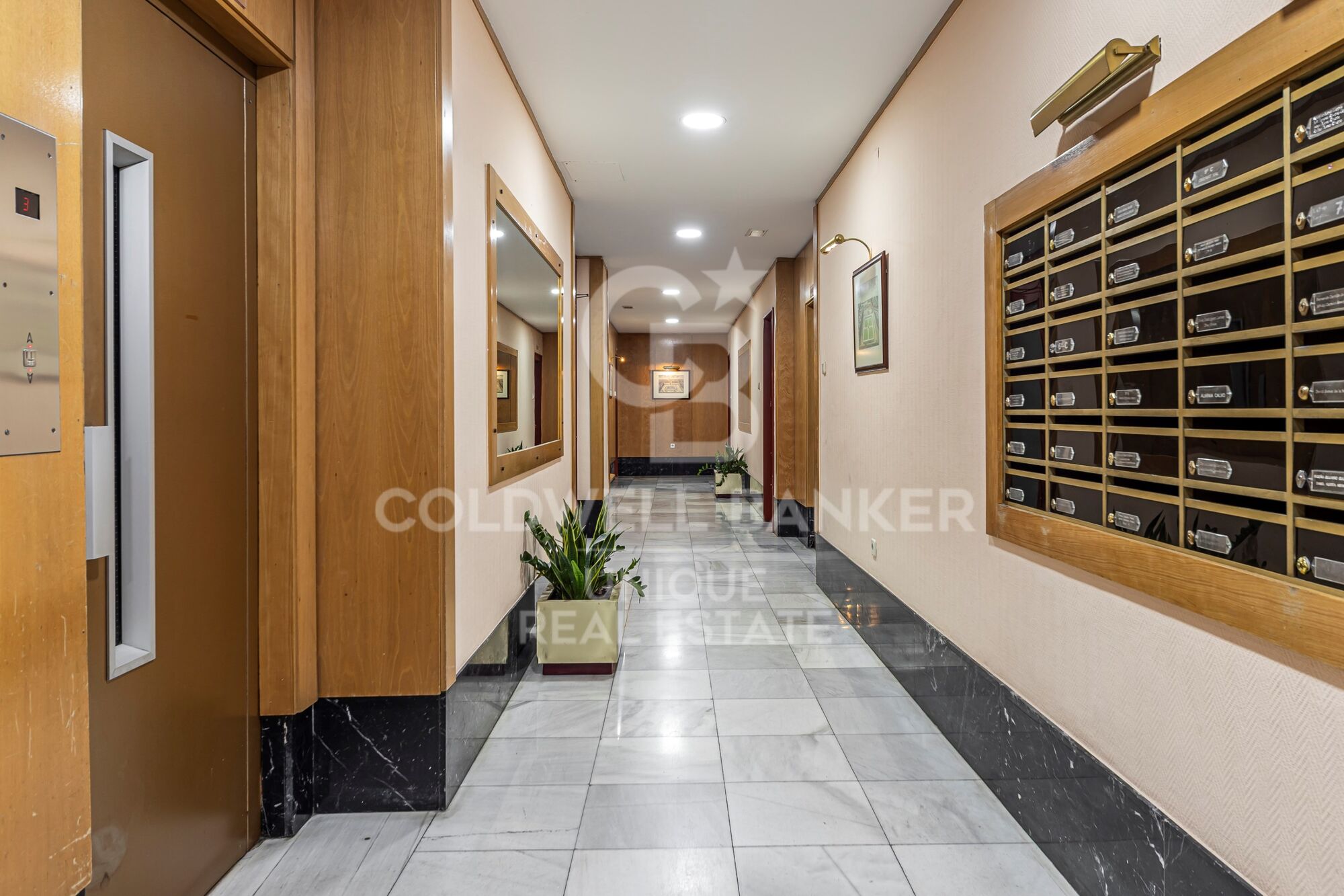 Renovierte Außenwohnung mit Terrasse und Abstellraum in Retiro, Madrid
