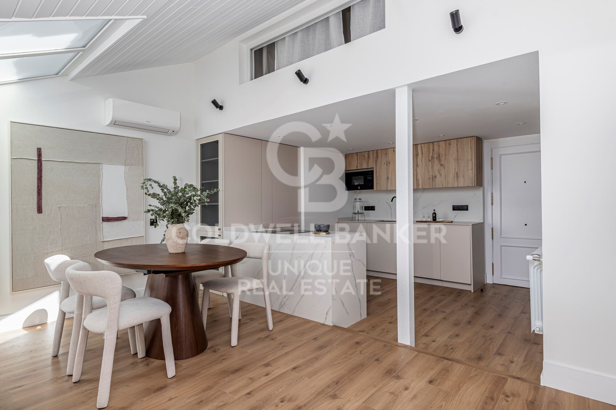 Renovated exterior apartment with 2 terraces in Justicia, Madrid