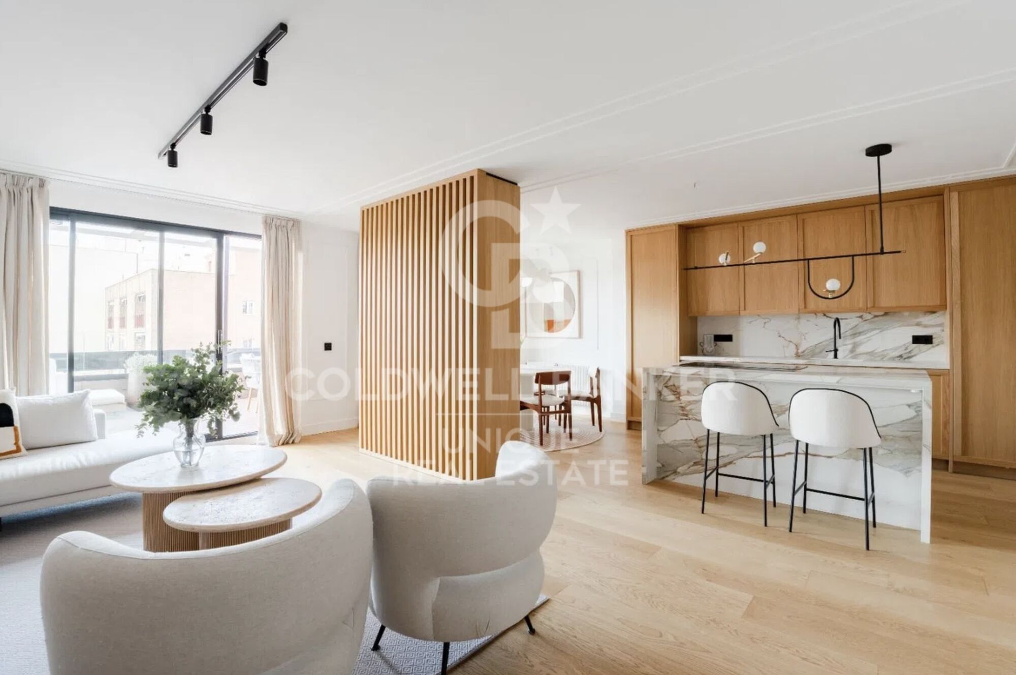 Penthouse rénové avec terrasse et débarras à Castellana, Madrid
