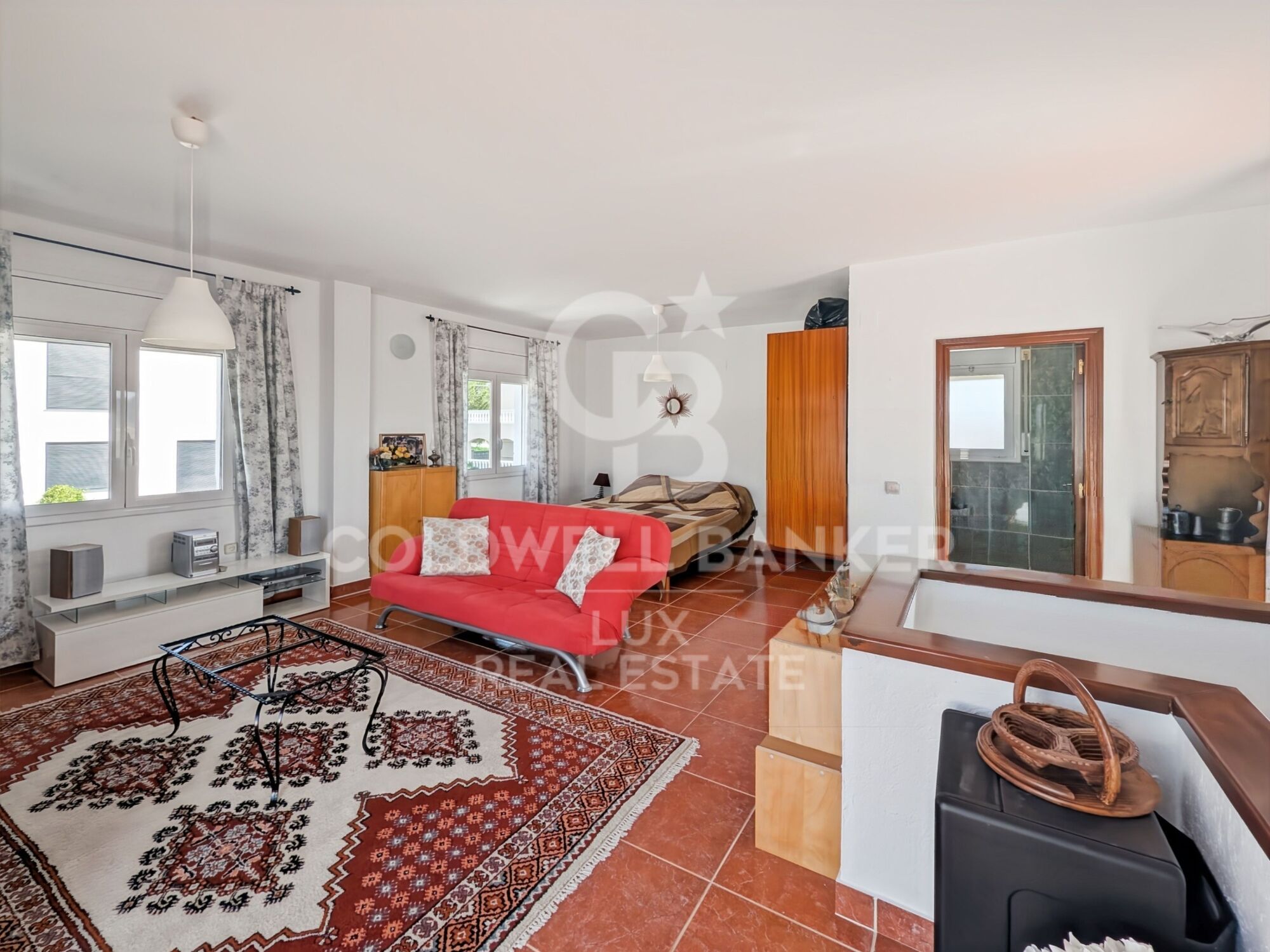 Villa mit 2 Garagen und 820 m² Grundstück in Roses