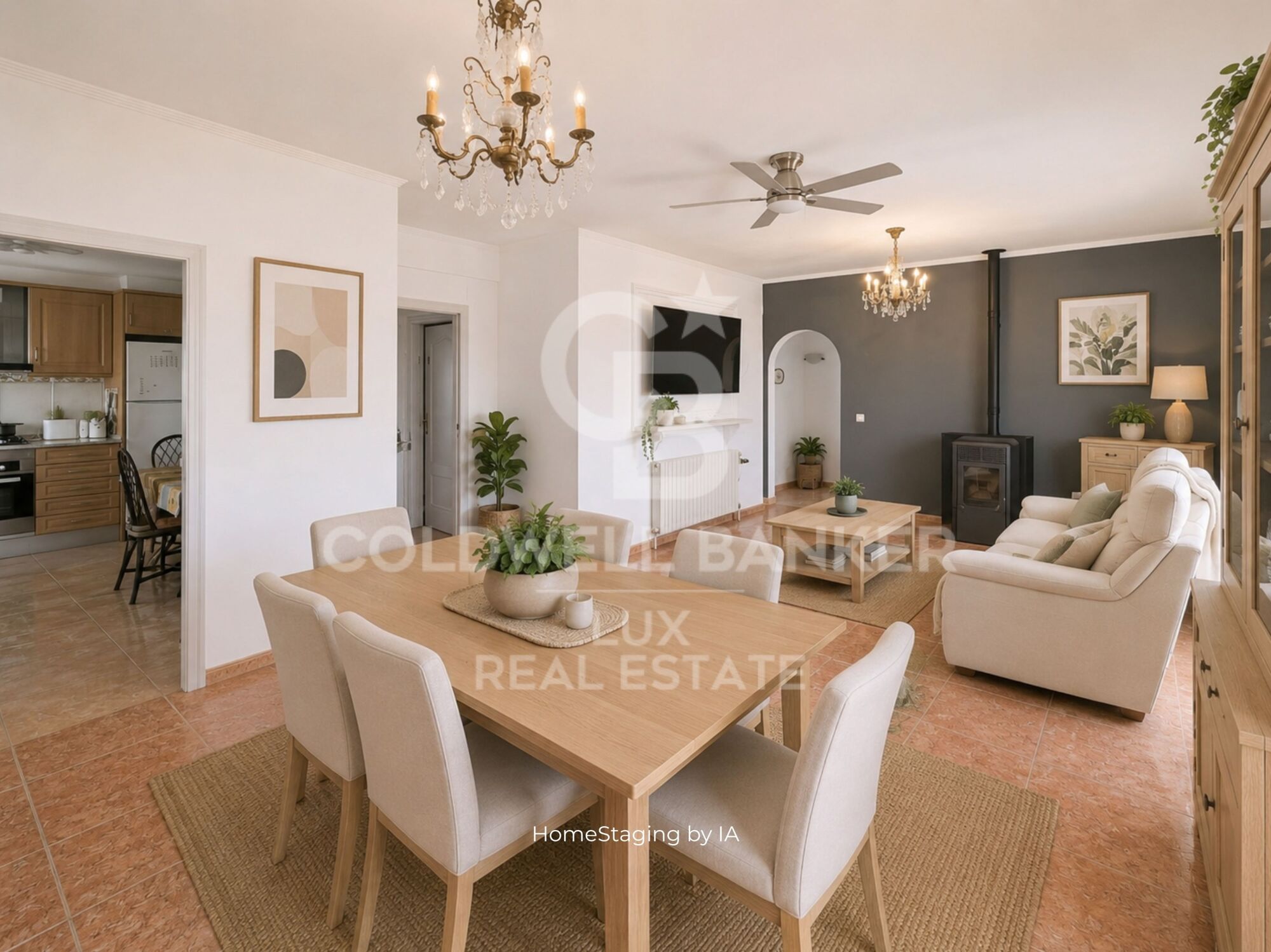 Villa mit 2 Garagen und 820 m² Grundstück in Roses