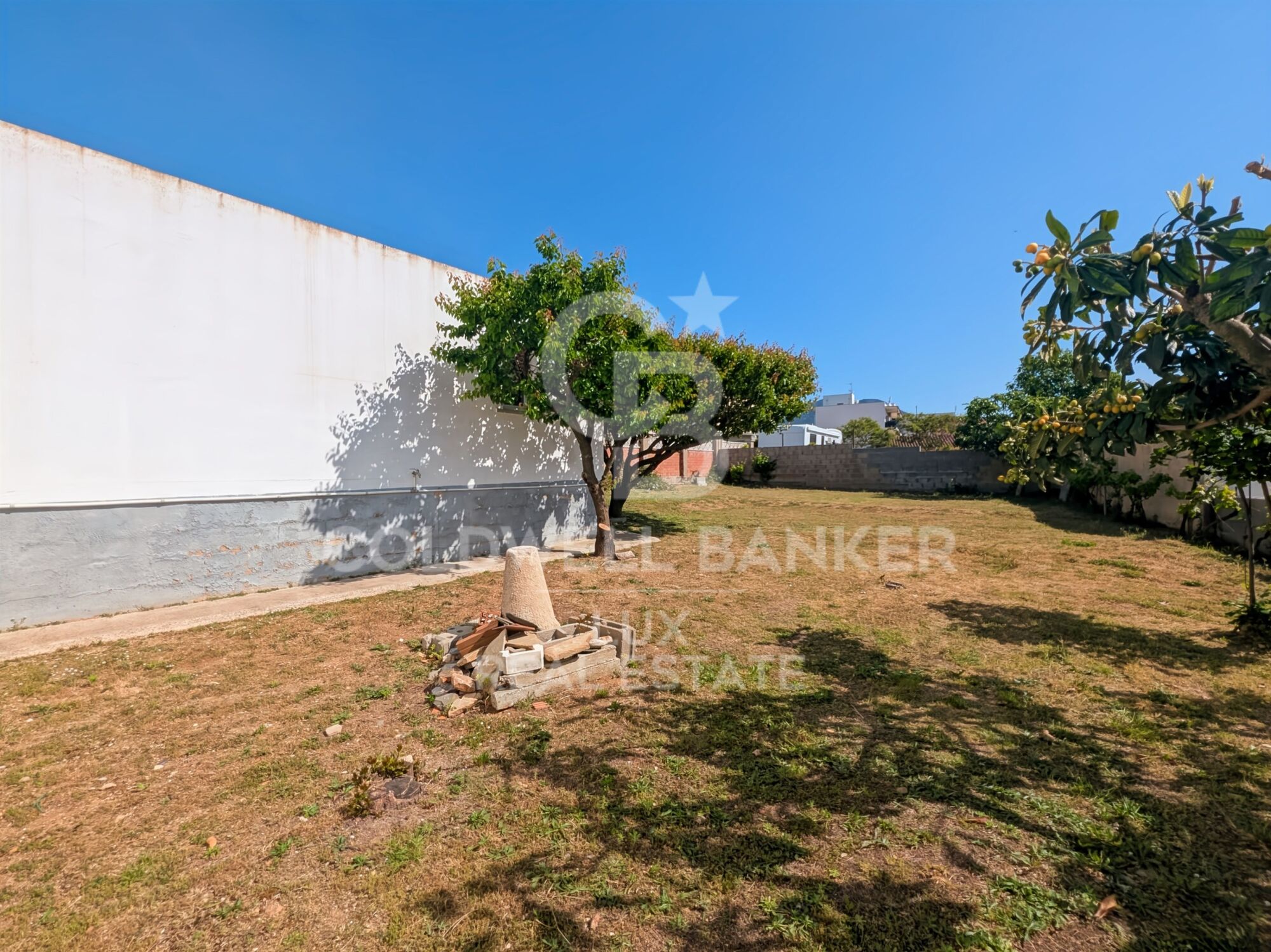 Villa with 2 garages and 820 m² plot in Roses